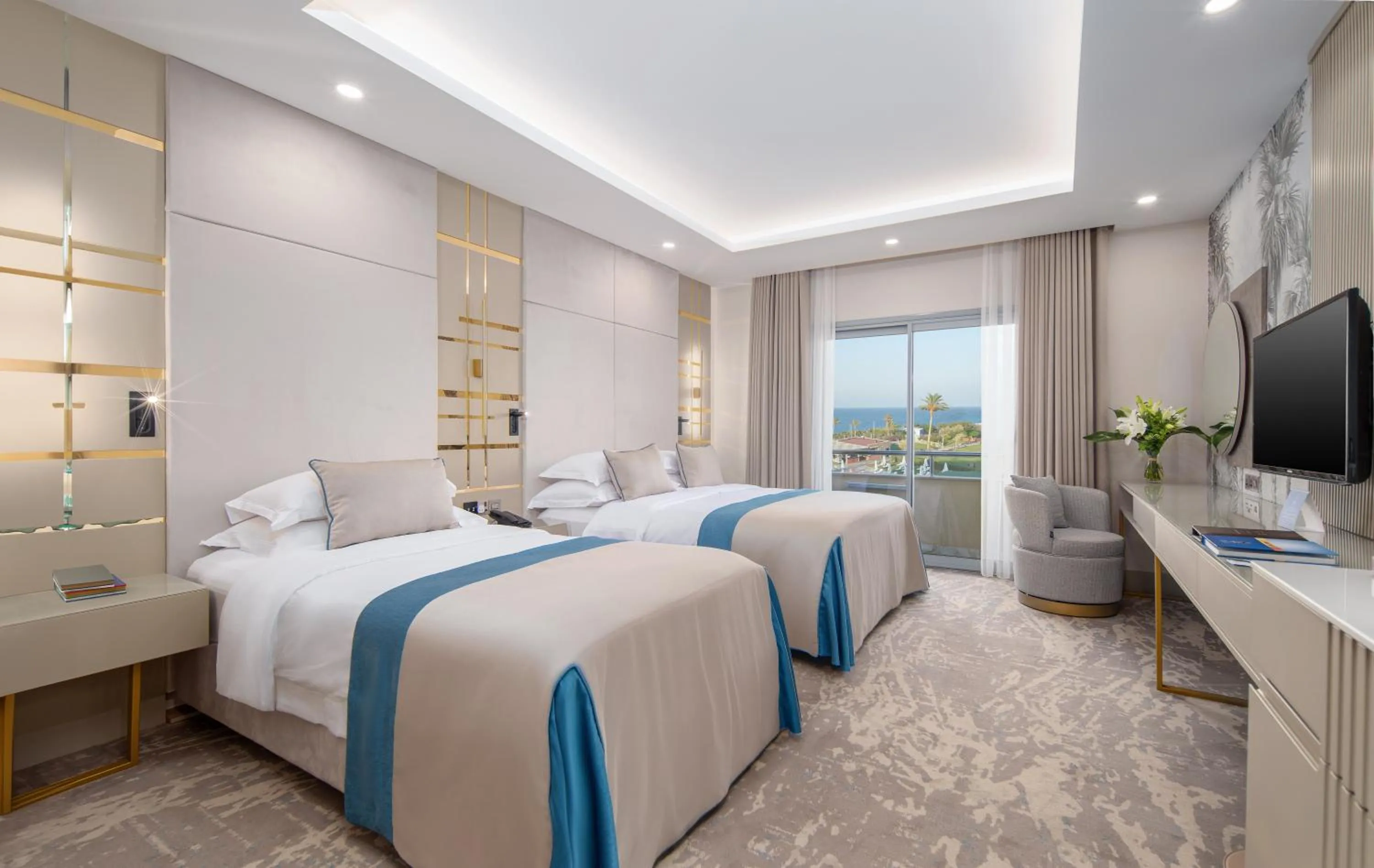 Photo of the whole room, Bed in Merit Park Hotel Casino & SPA