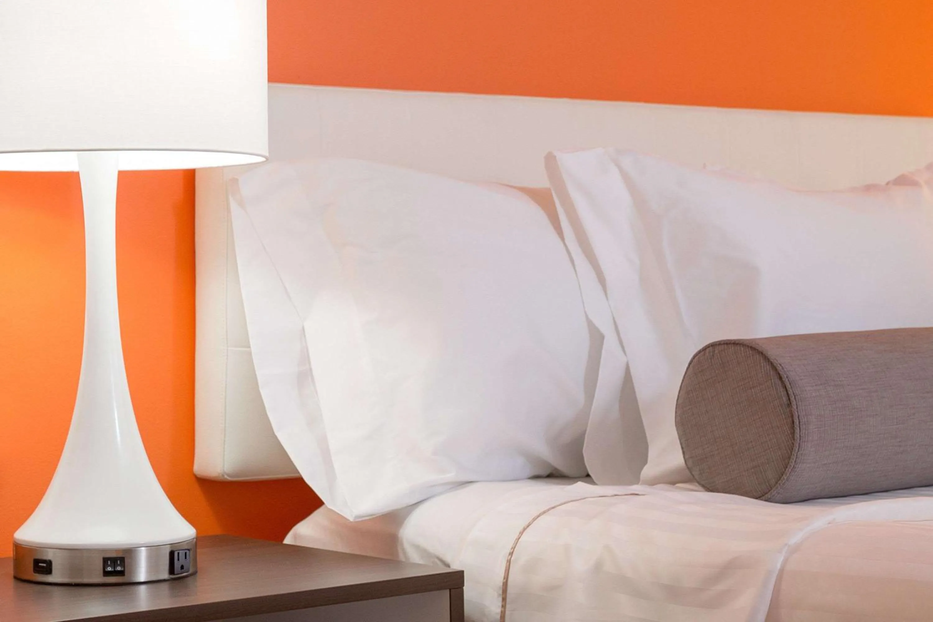 Photo of the whole room, Bed in Howard Johnson by Wyndham Toms River