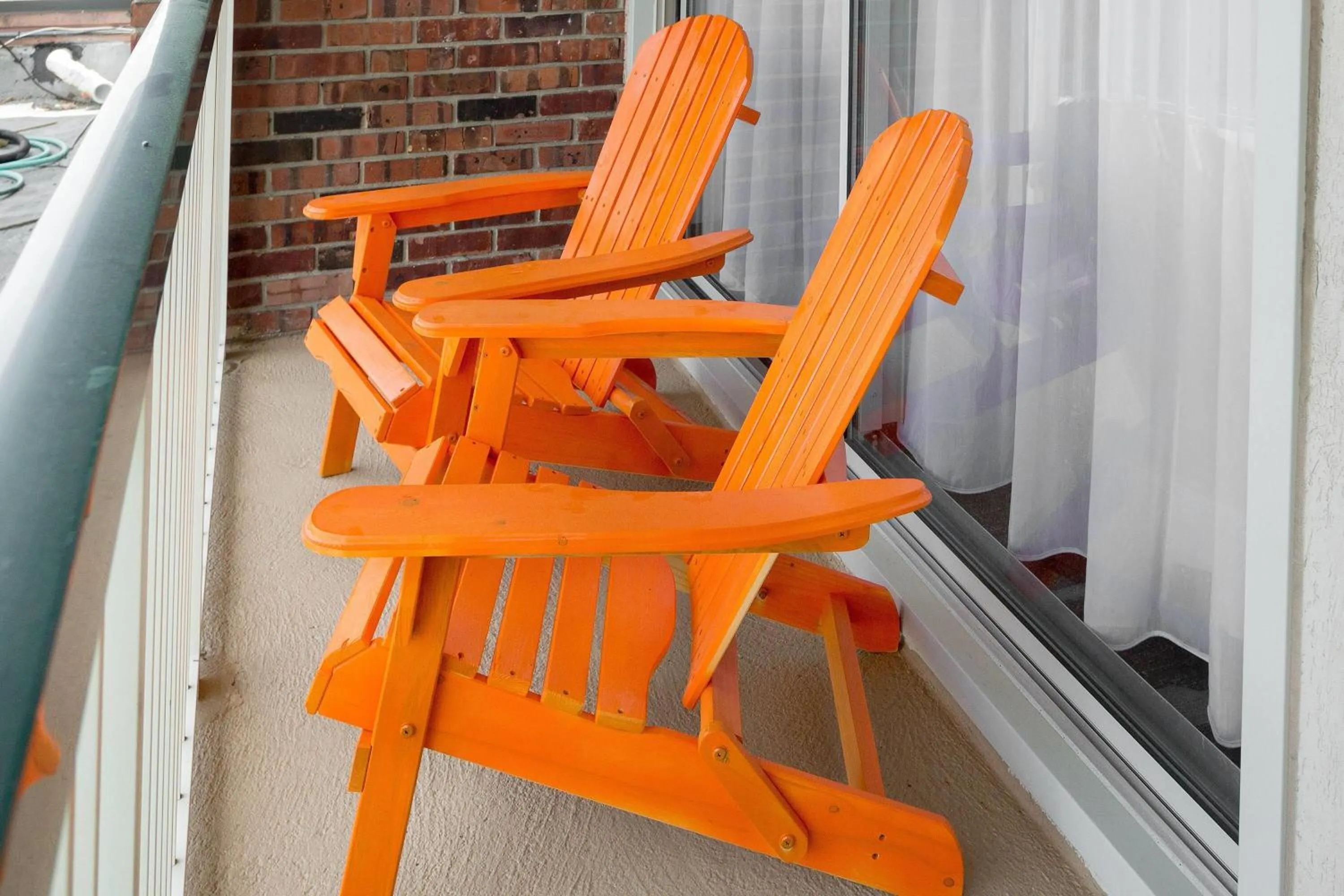 Balcony/Terrace in Howard Johnson by Wyndham Toms River