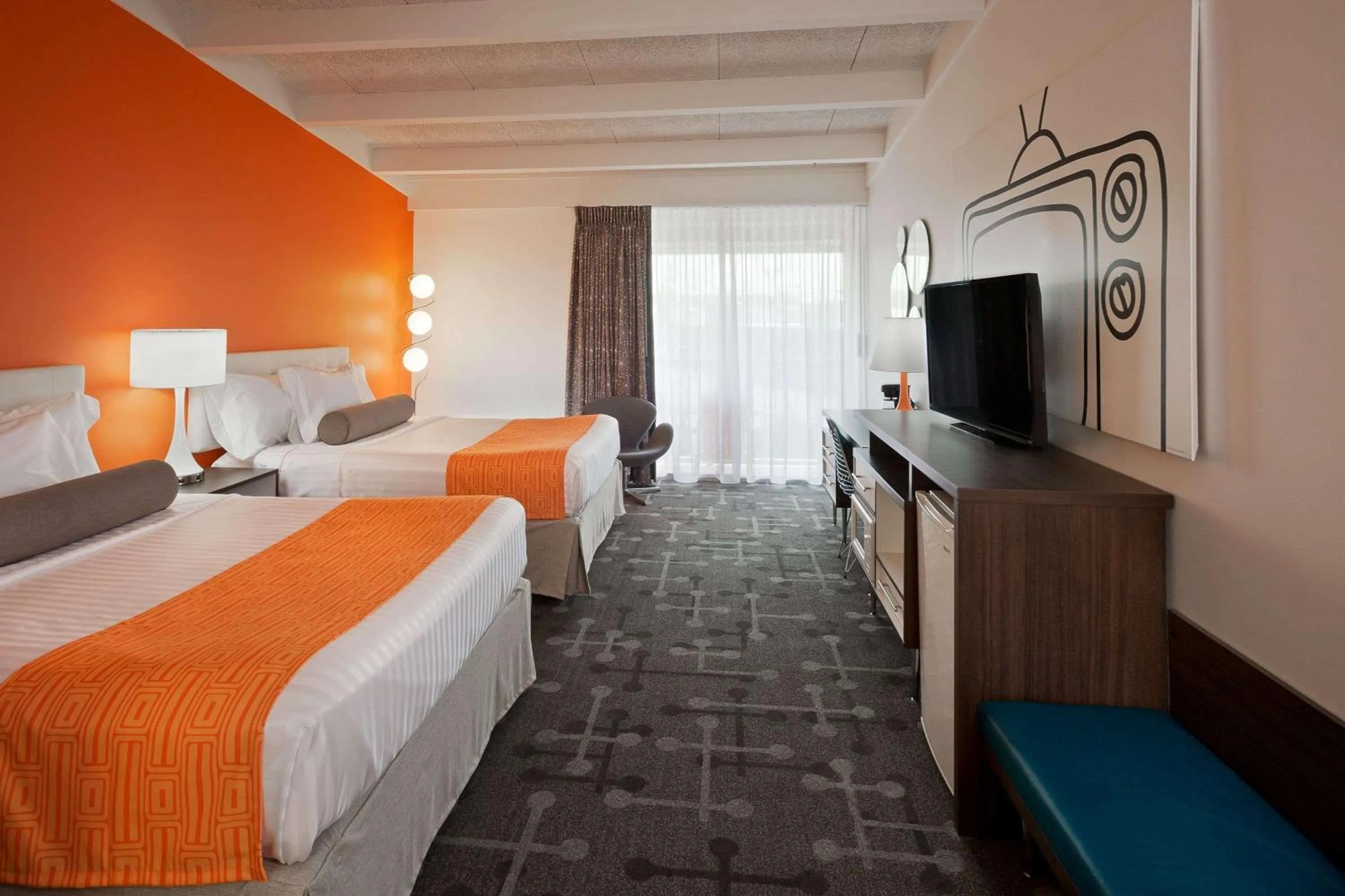 Photo of the whole room, Bed in Howard Johnson by Wyndham Toms River