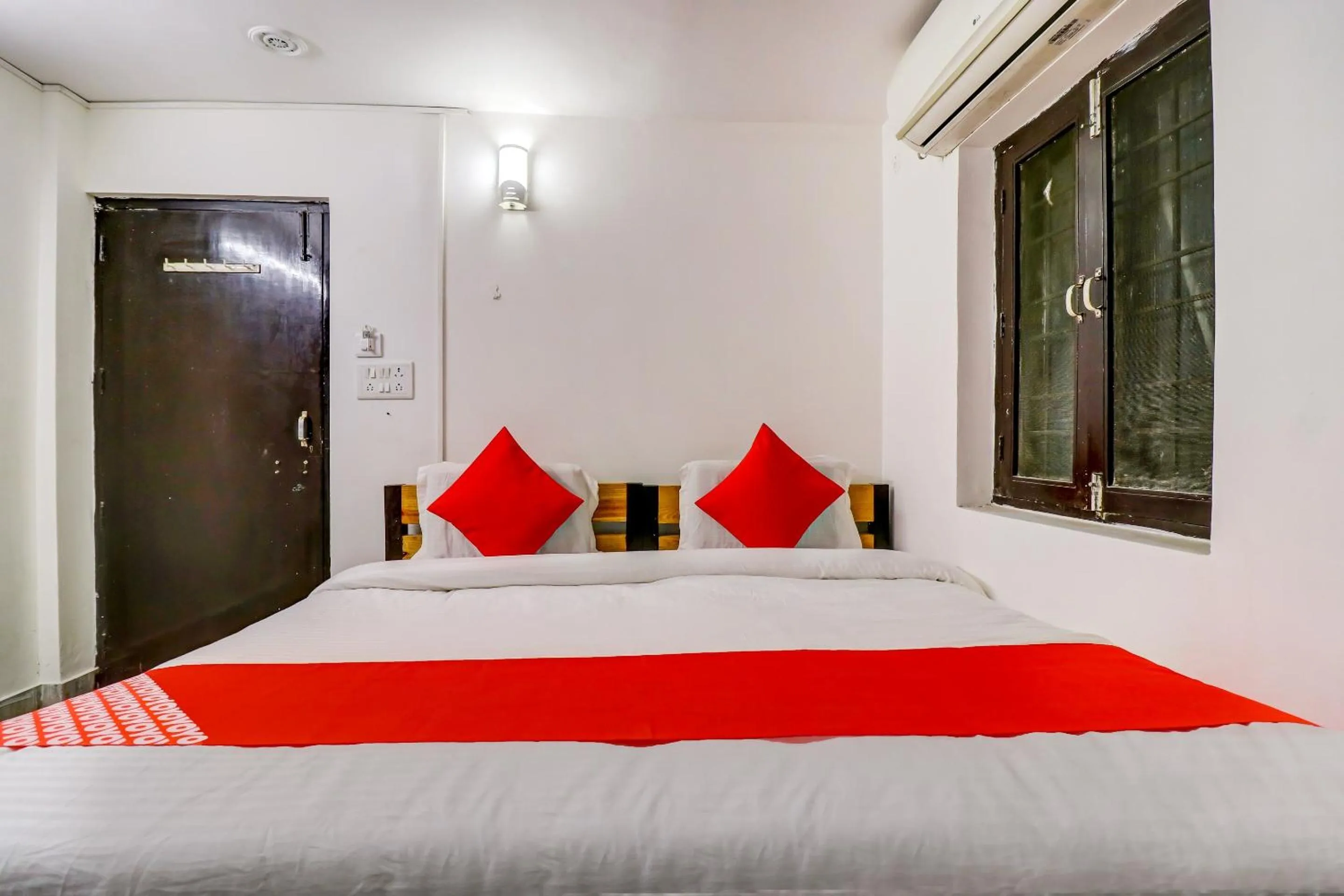 Bedroom, Bed in Hotel O by OYO Dhruv Inn