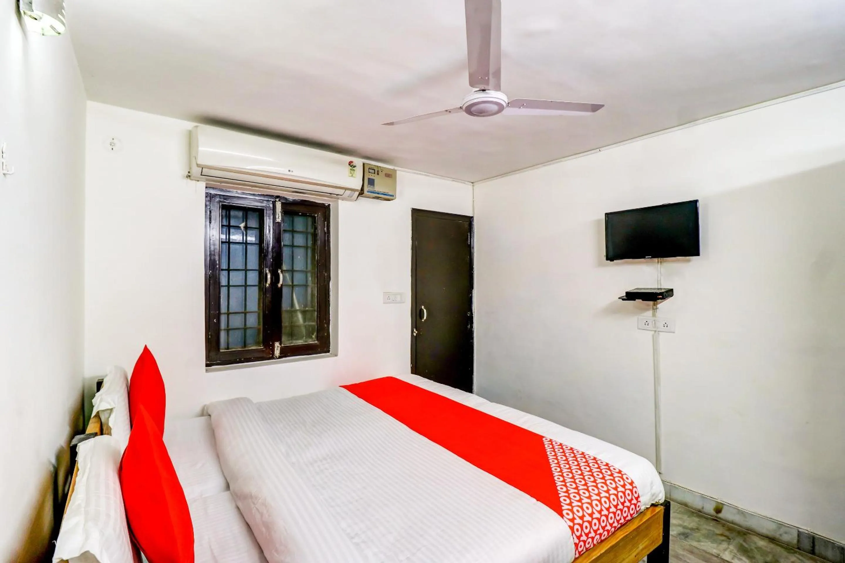 Bedroom, Bed in Hotel O by OYO Dhruv Inn
