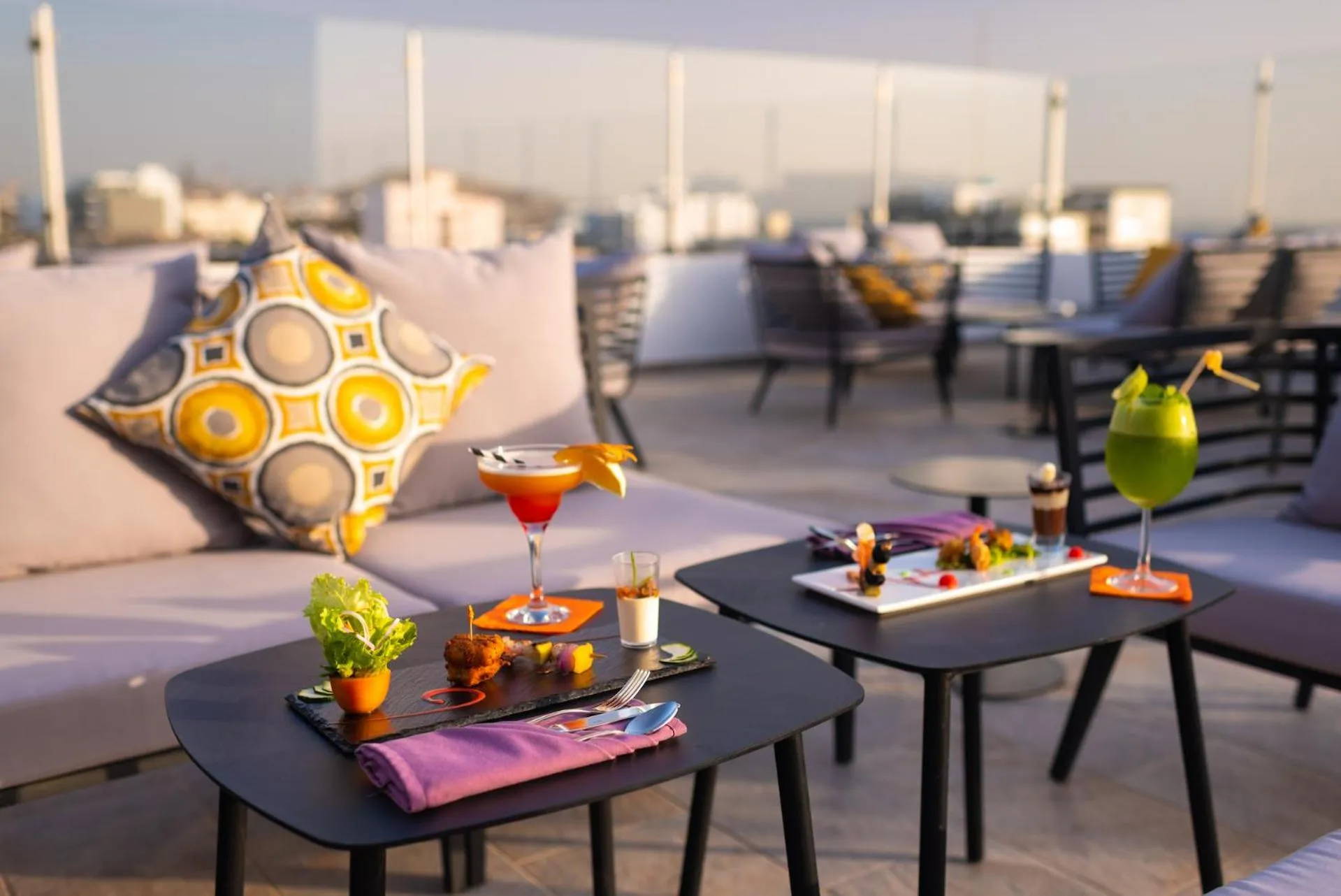 Day in L'Adresse Dakar