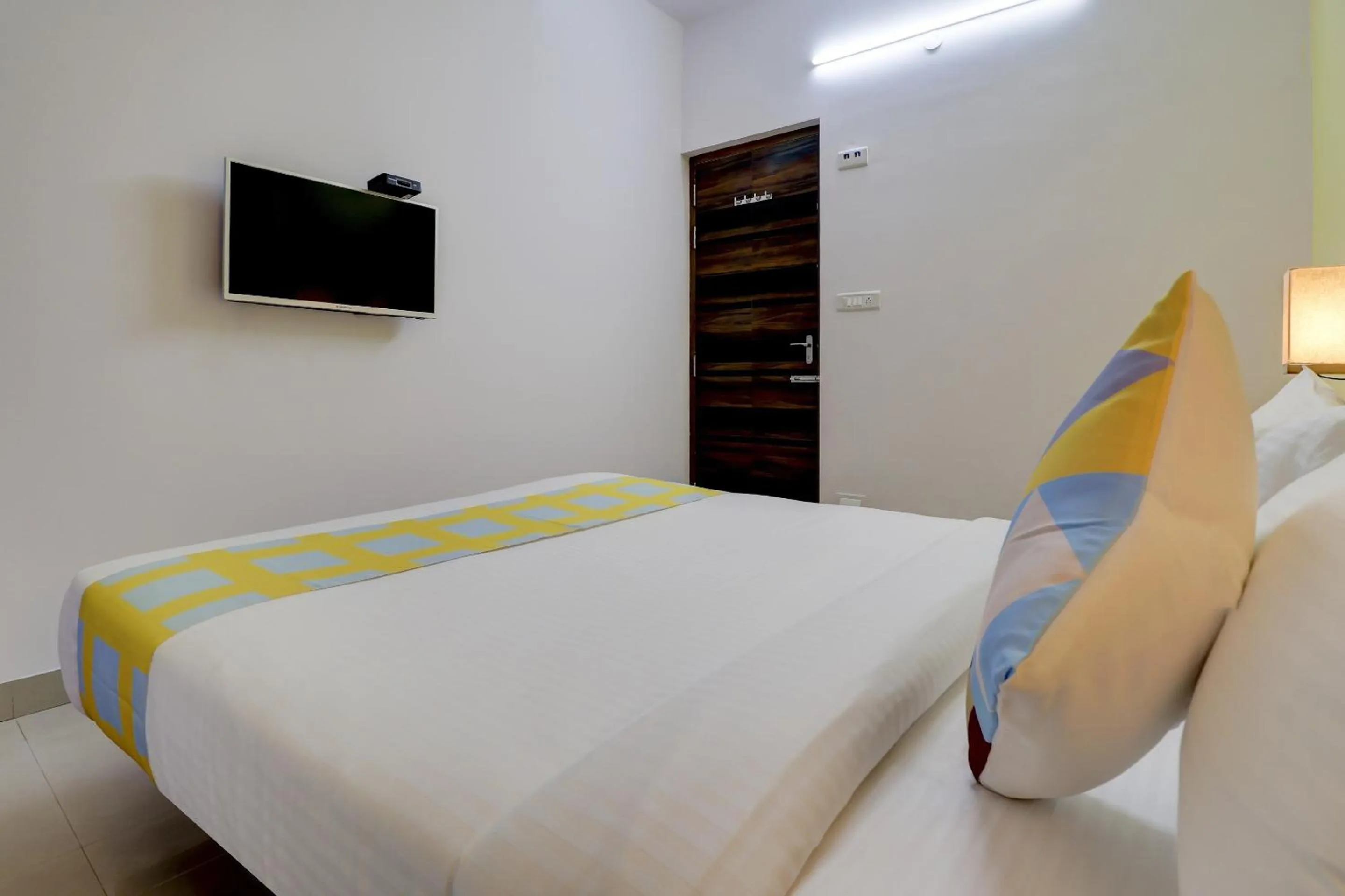 Bedroom, Bed in Hotel O Home Exotic Stay Bsk rd Stage
