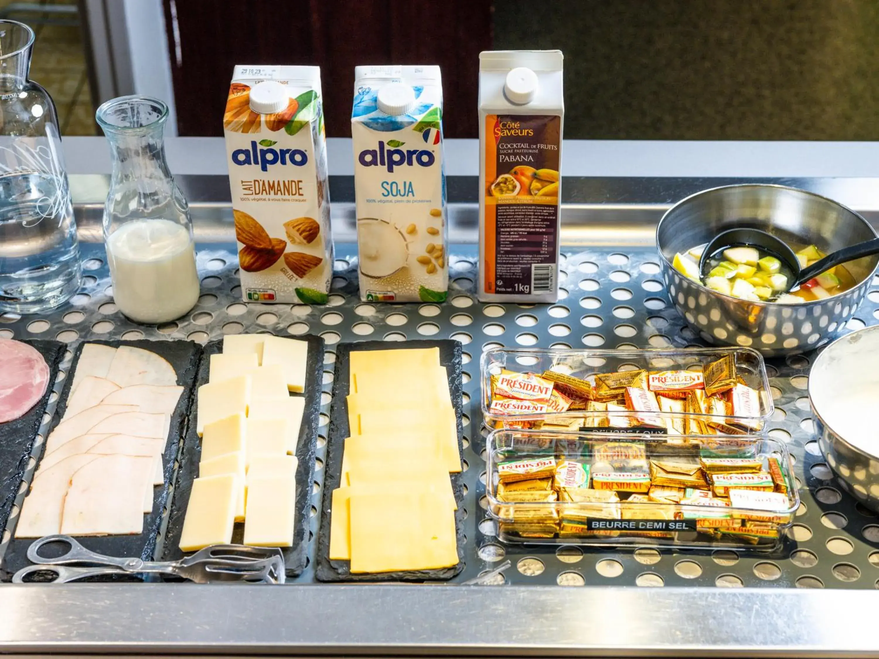 Buffet breakfast in ibis Styles Sarrebourg Buffet breakfast in ibis Styles Sarrebourg