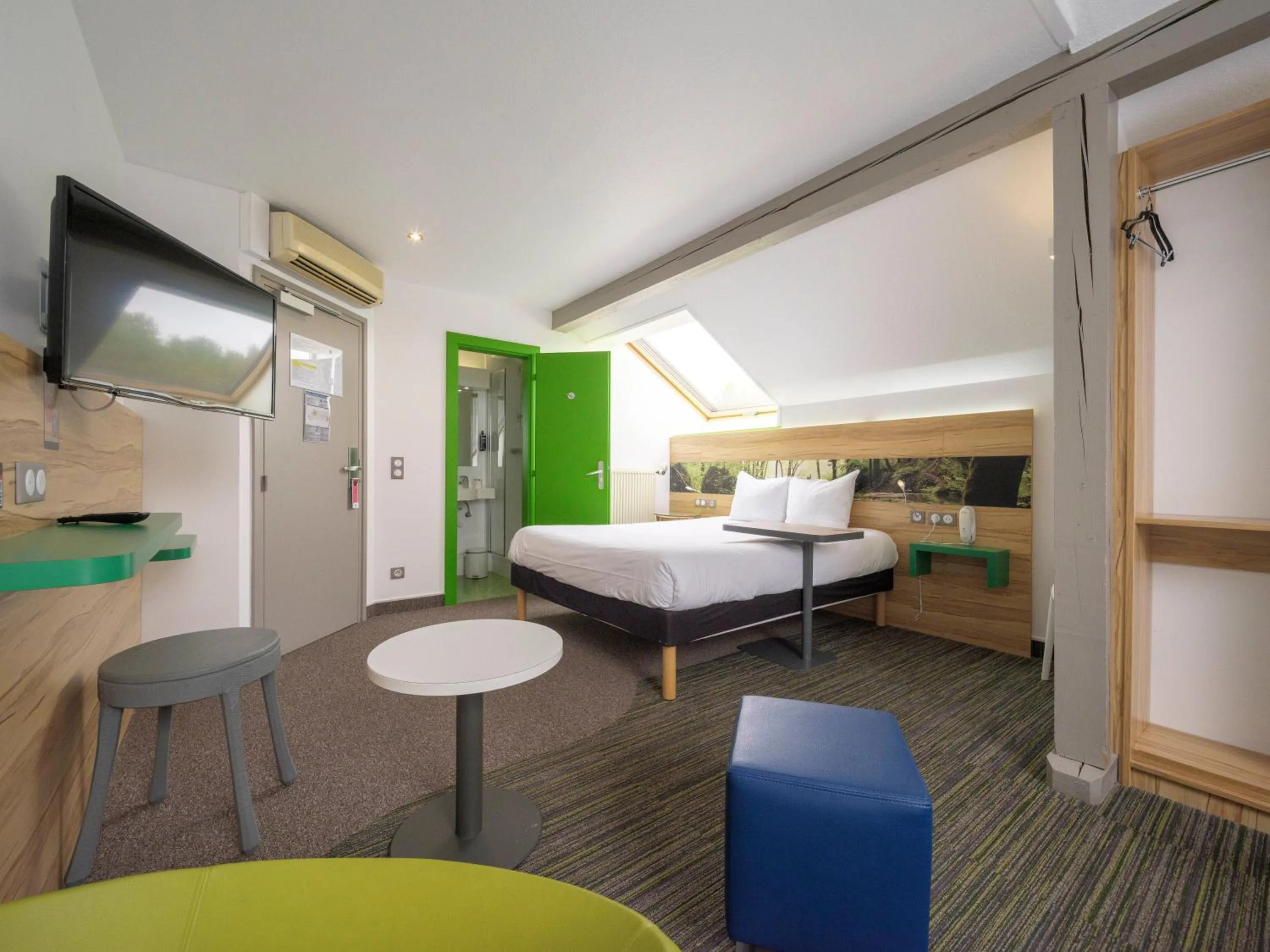 Photo of the whole room, Bed in ibis Styles Sarrebourg