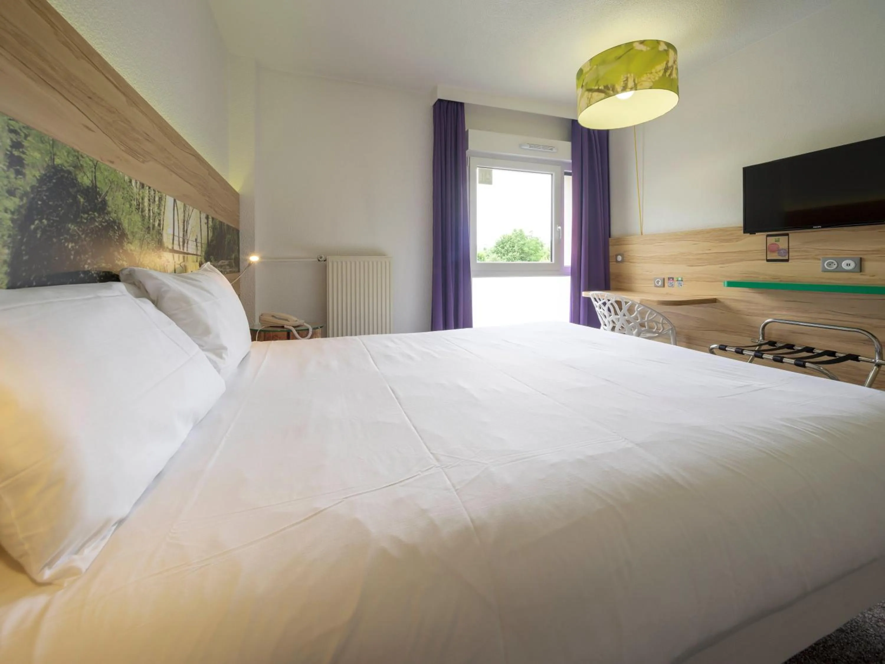 Bedroom, Bed in ibis Styles Sarrebourg