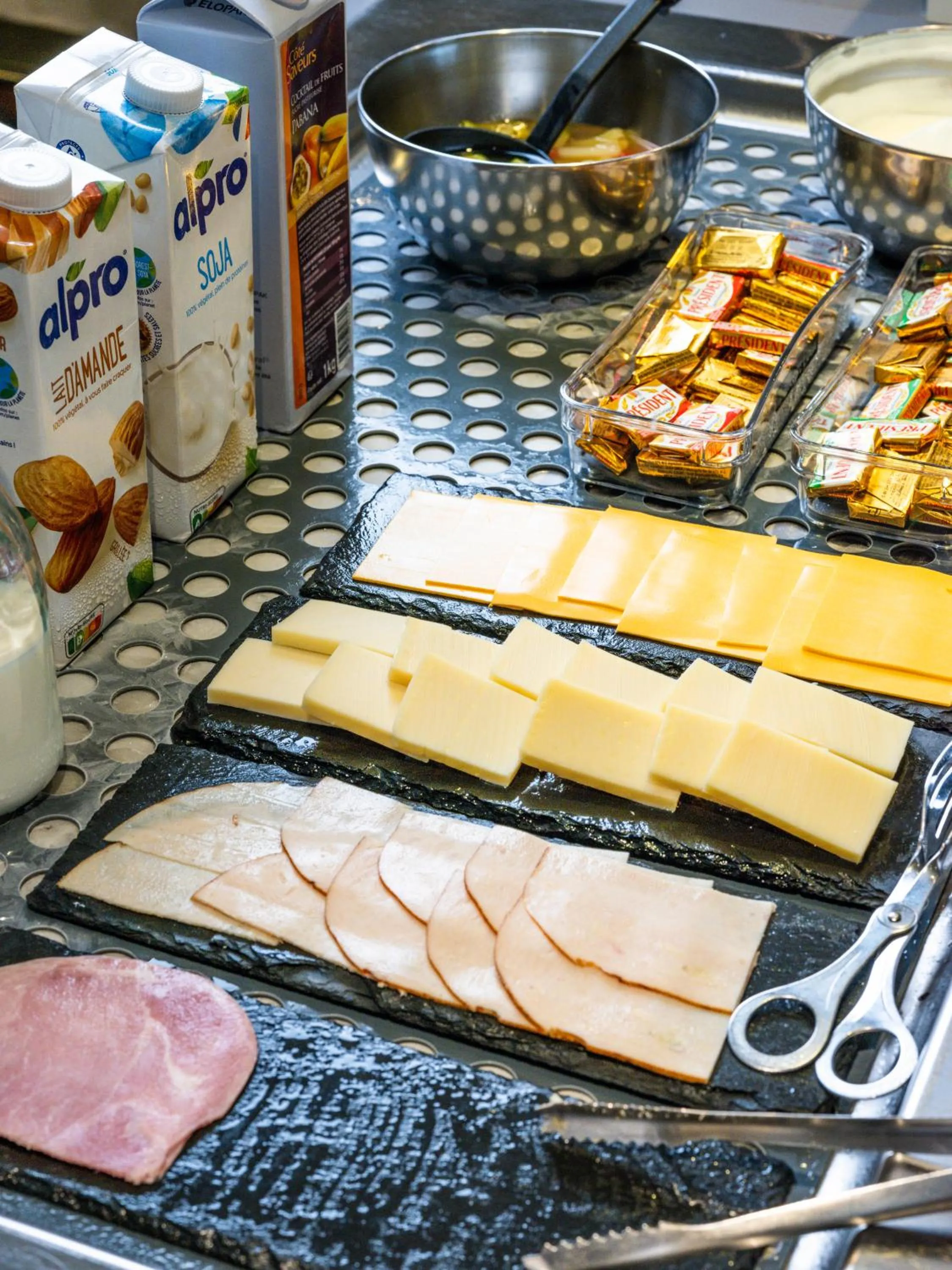 Buffet breakfast in ibis Styles Sarrebourg