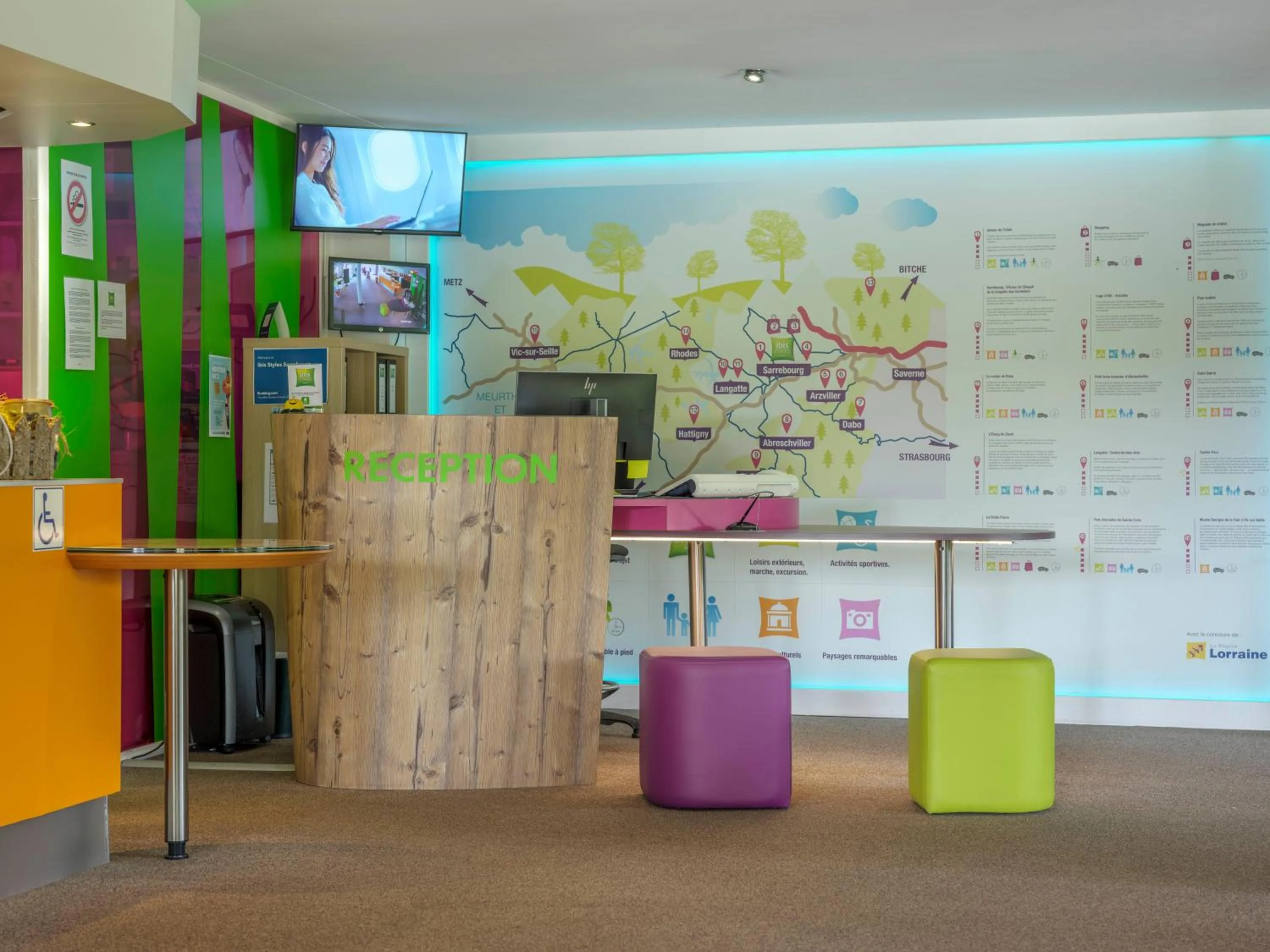 Lobby or reception in ibis Styles Sarrebourg