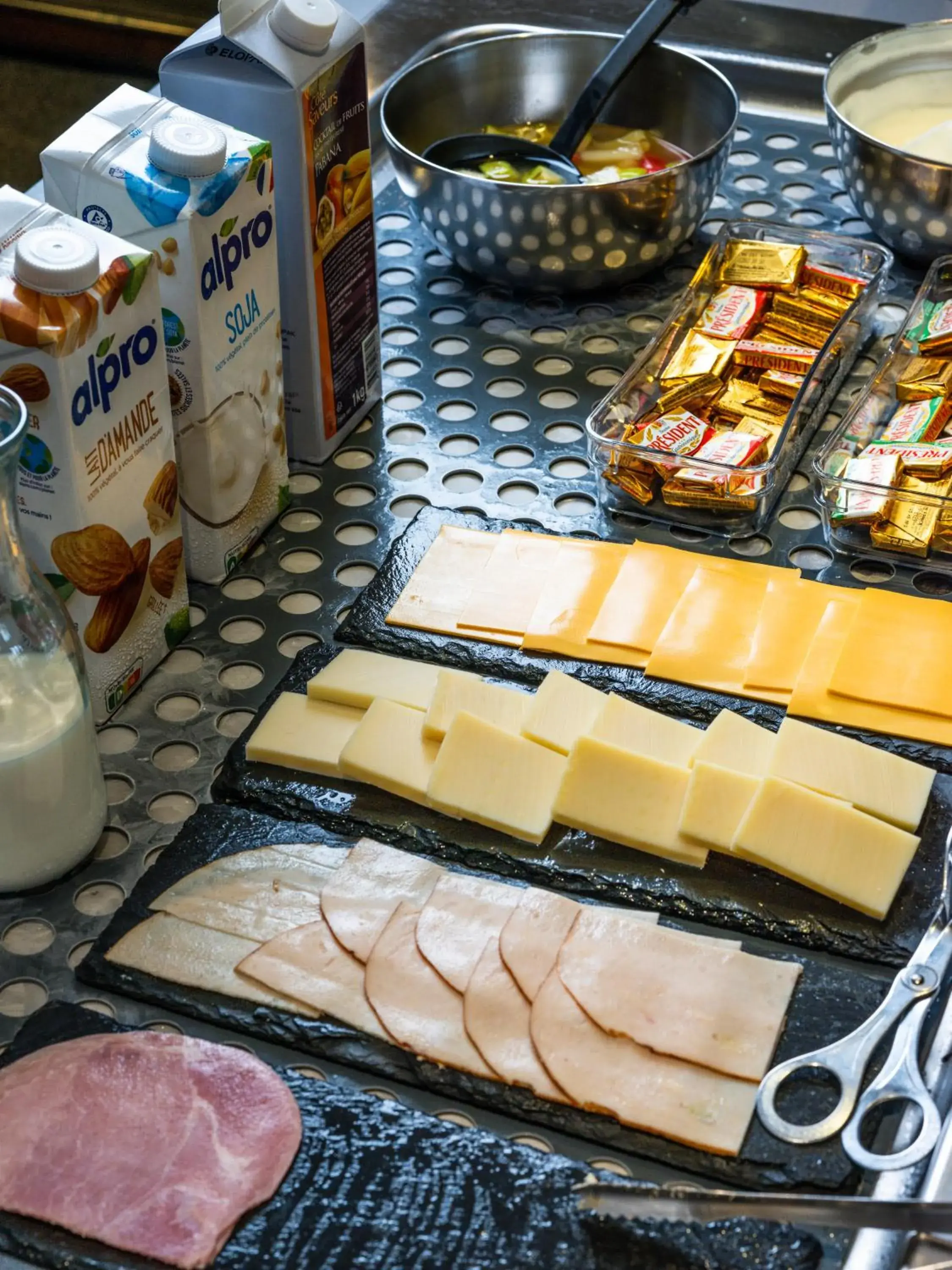 Buffet breakfast in ibis Styles Sarrebourg Buffet breakfast in ibis Styles Sarrebourg