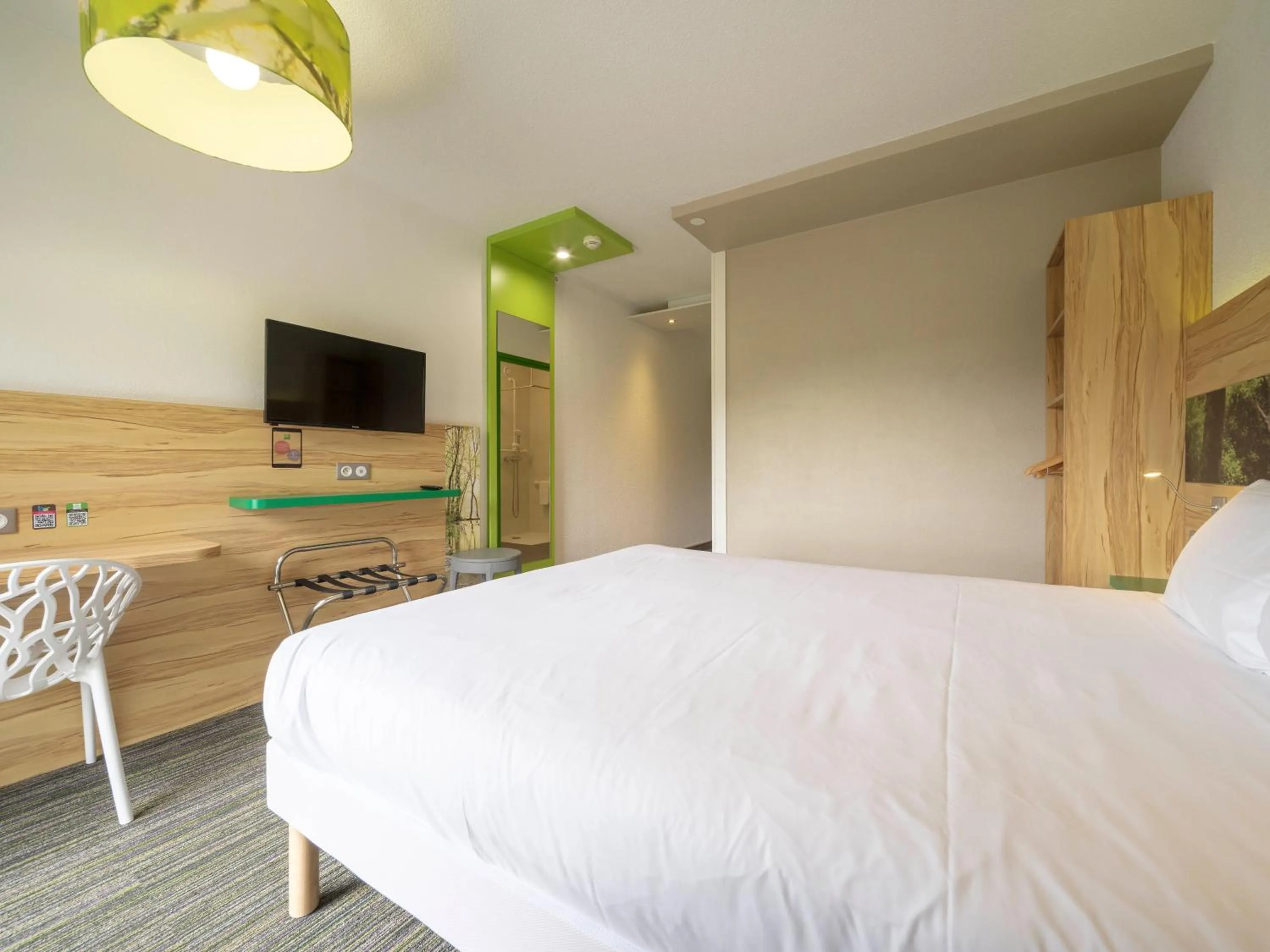 Bedroom, Bed in ibis Styles Sarrebourg