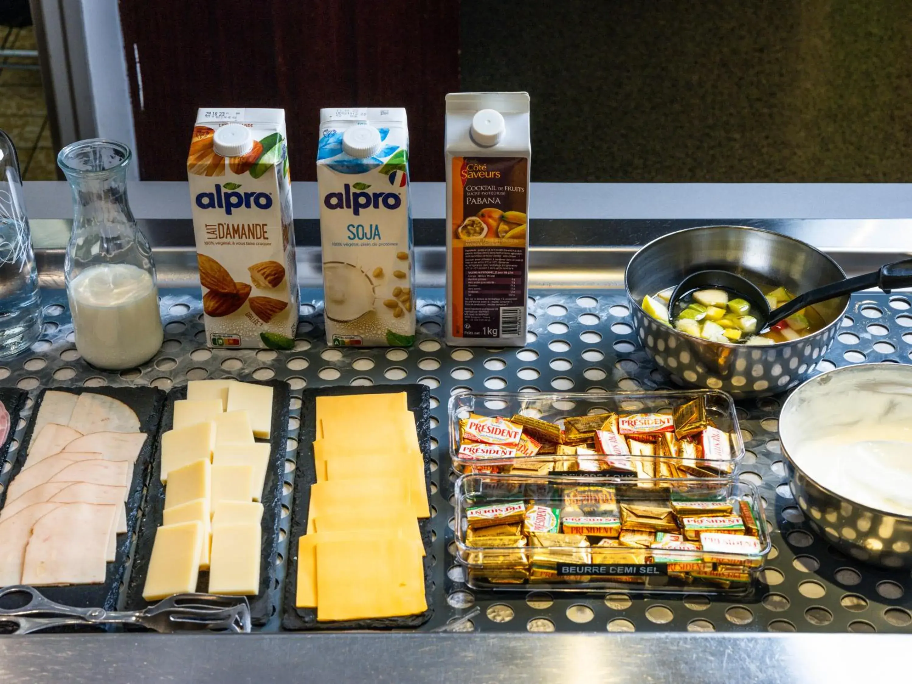 Buffet breakfast in ibis Styles Sarrebourg Buffet breakfast in ibis Styles Sarrebourg