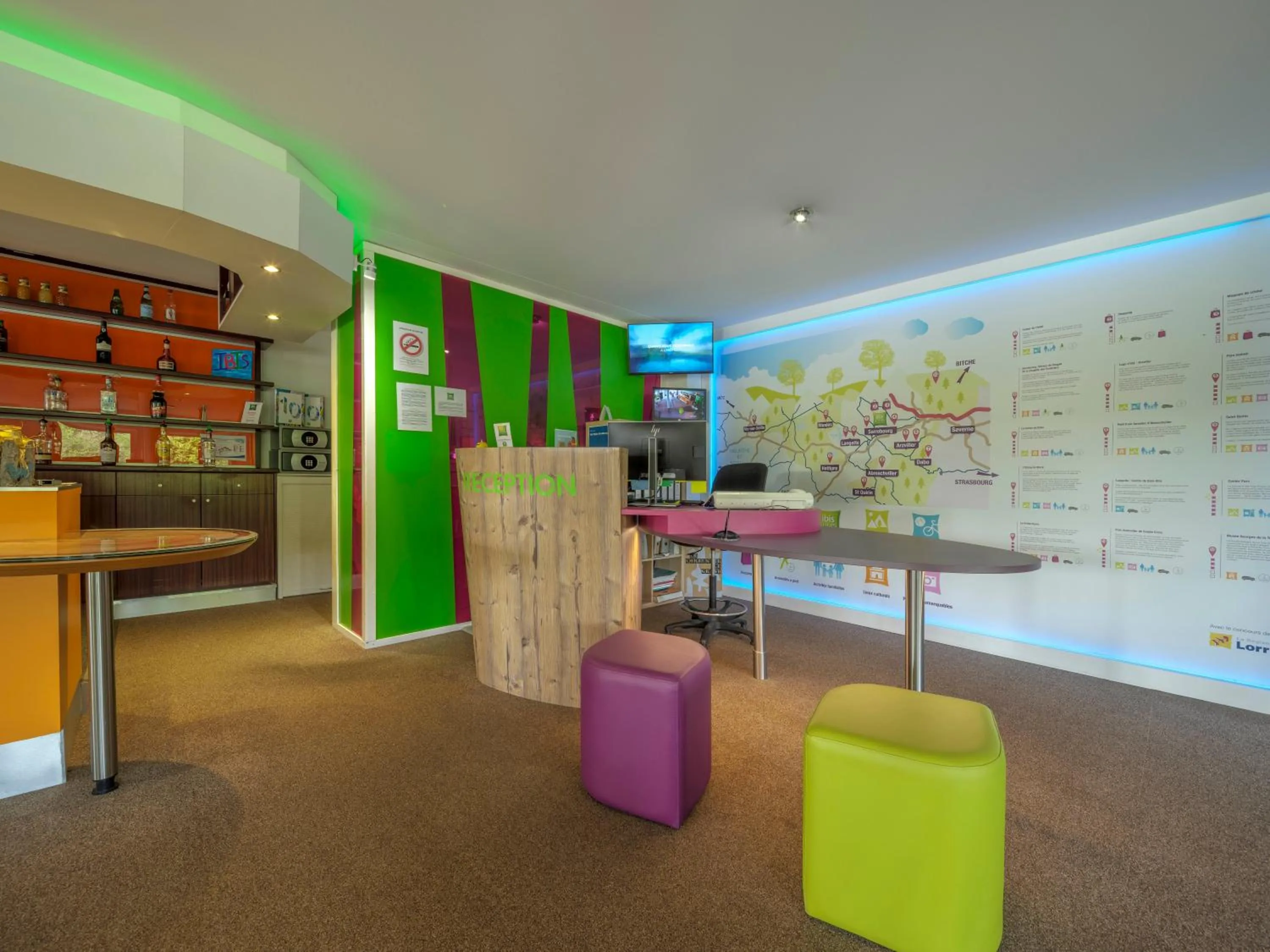 Lobby or reception in ibis Styles Sarrebourg