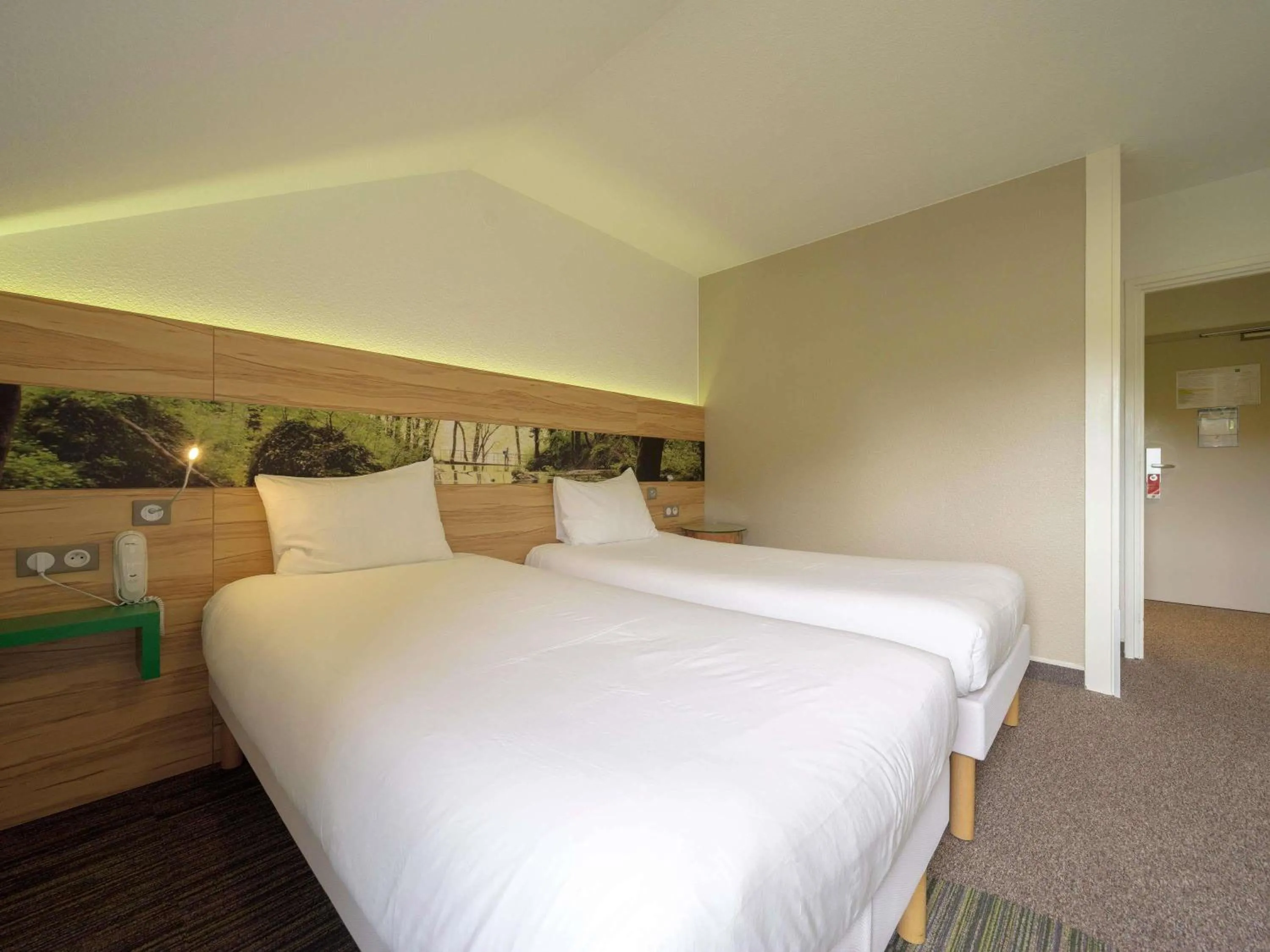 Bedroom, Bed in ibis Styles Sarrebourg