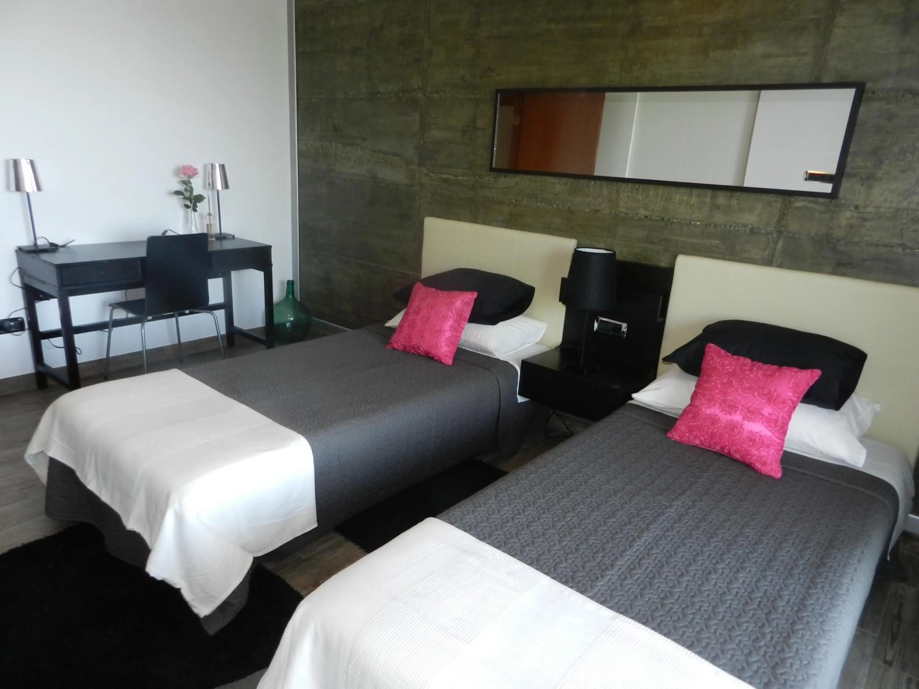 Photo of the whole room in Hotel Garazar