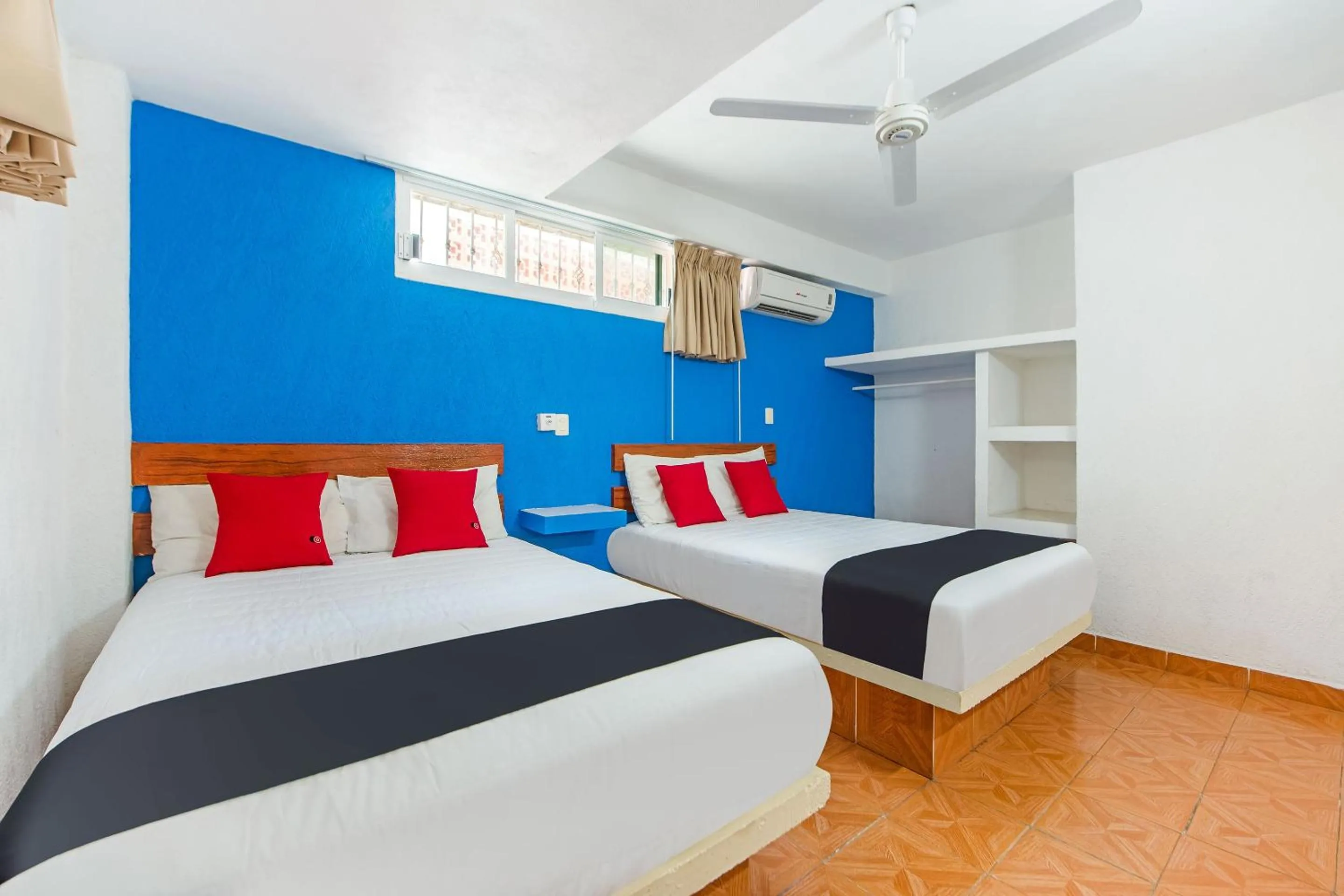 Bedroom, Bed in Capital O Hotel El Mejicano, Acapulco