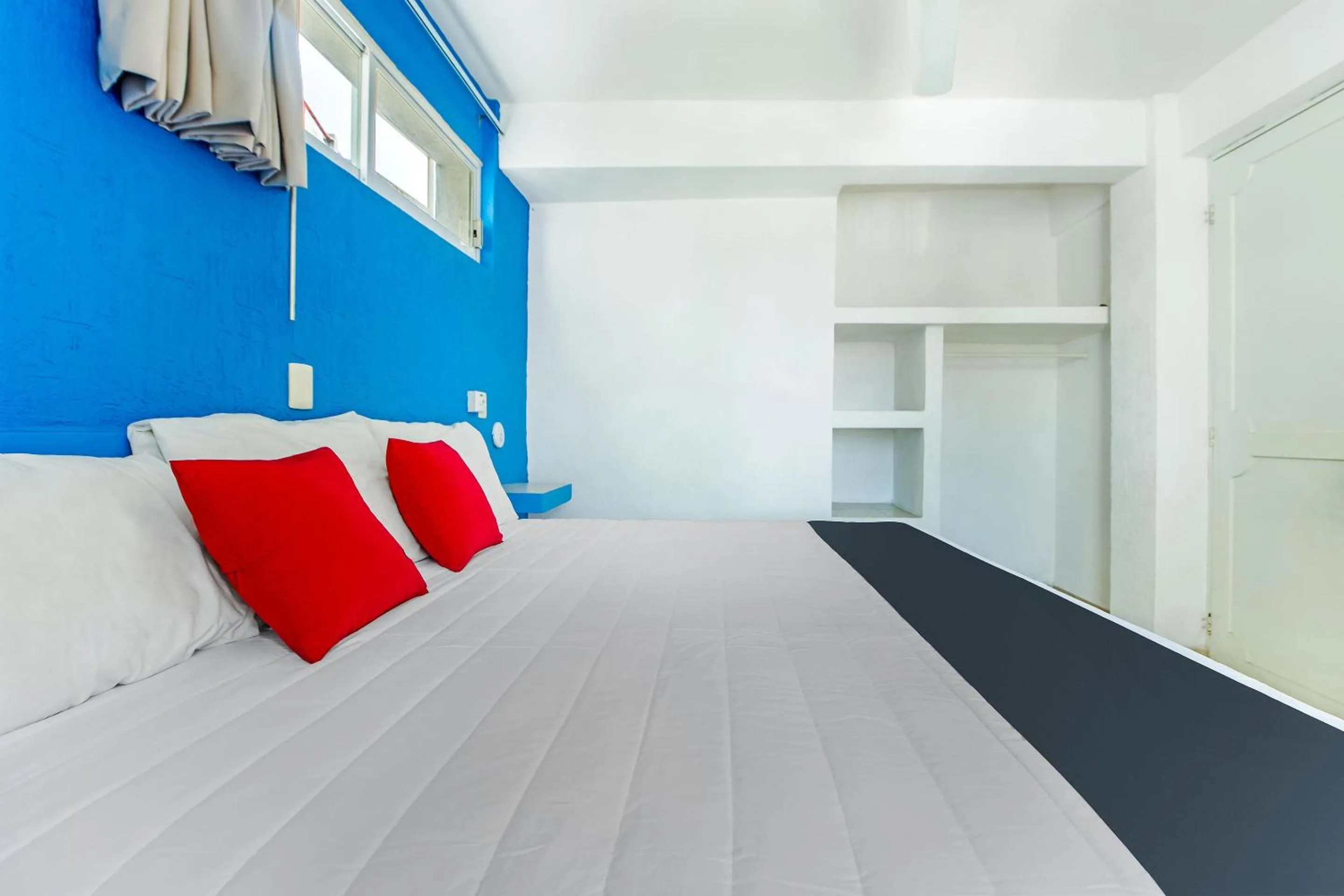 Bedroom, Bed in Capital O Hotel El Mejicano, Acapulco