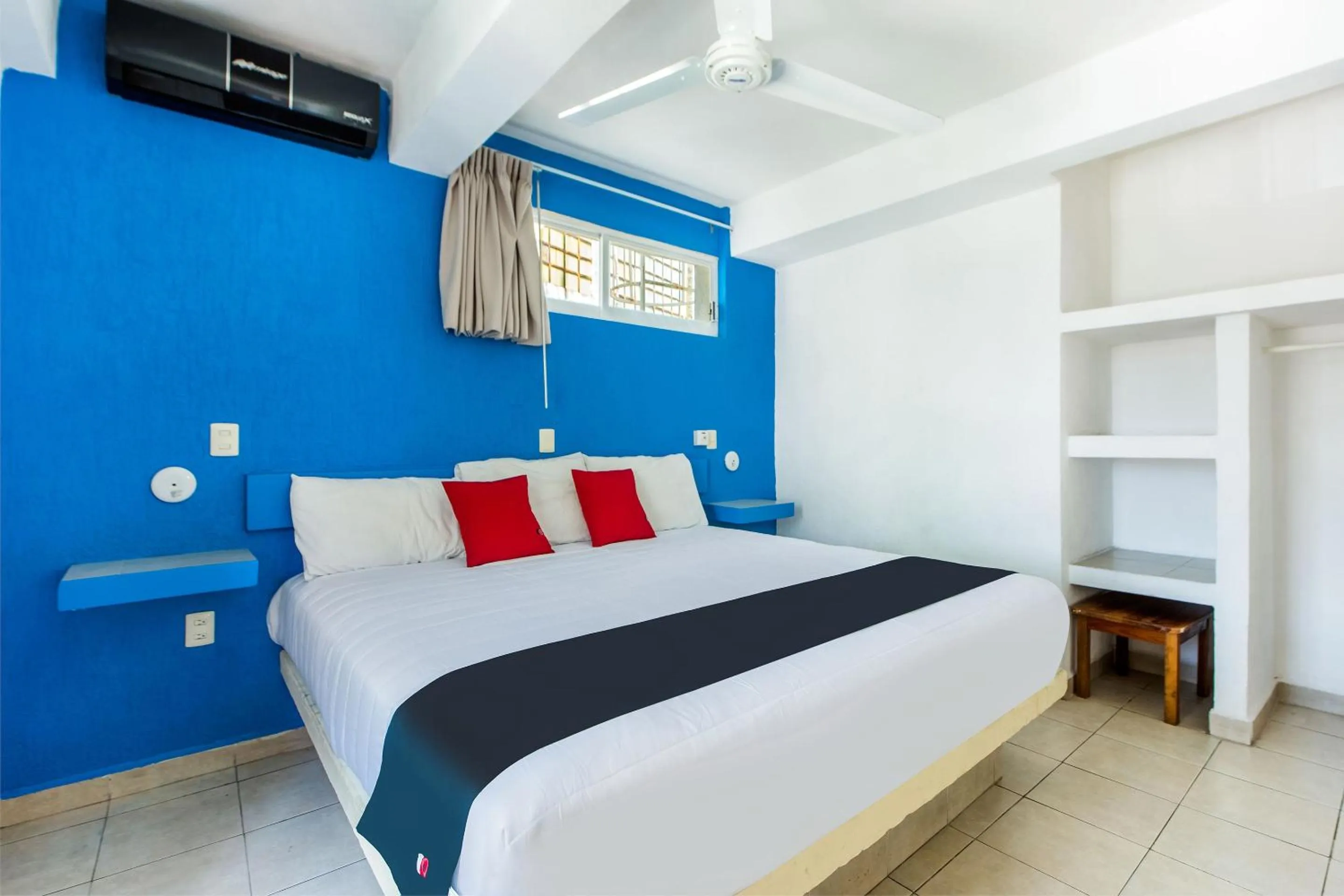 Bedroom, Bed in Capital O Hotel El Mejicano, Acapulco