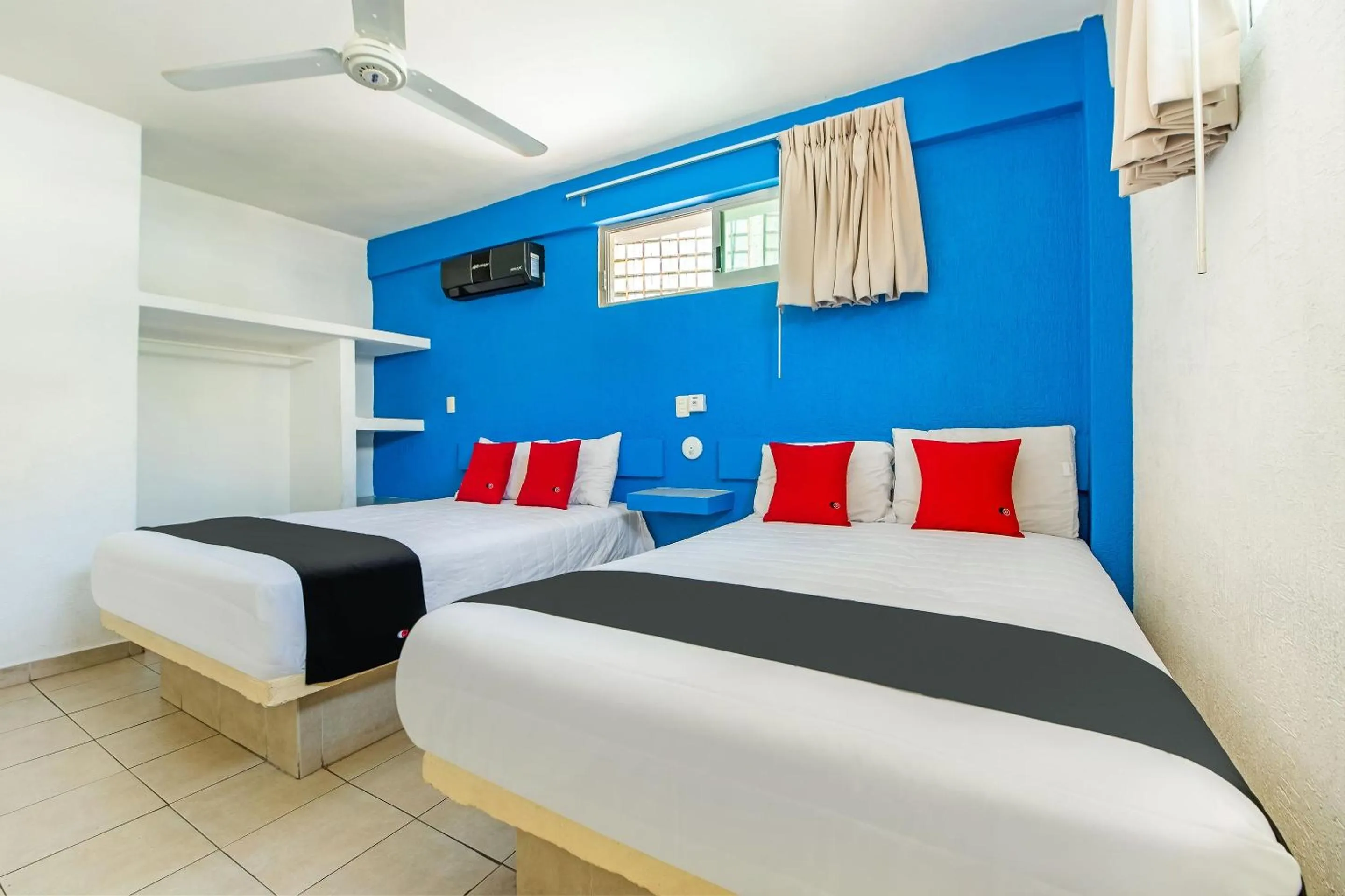 Bedroom, Bed in Capital O Hotel El Mejicano, Acapulco