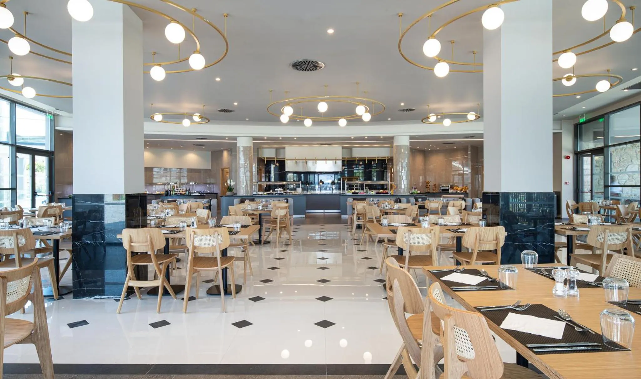 Restaurant/places to eat in Portes Lithos Luxury Resort
