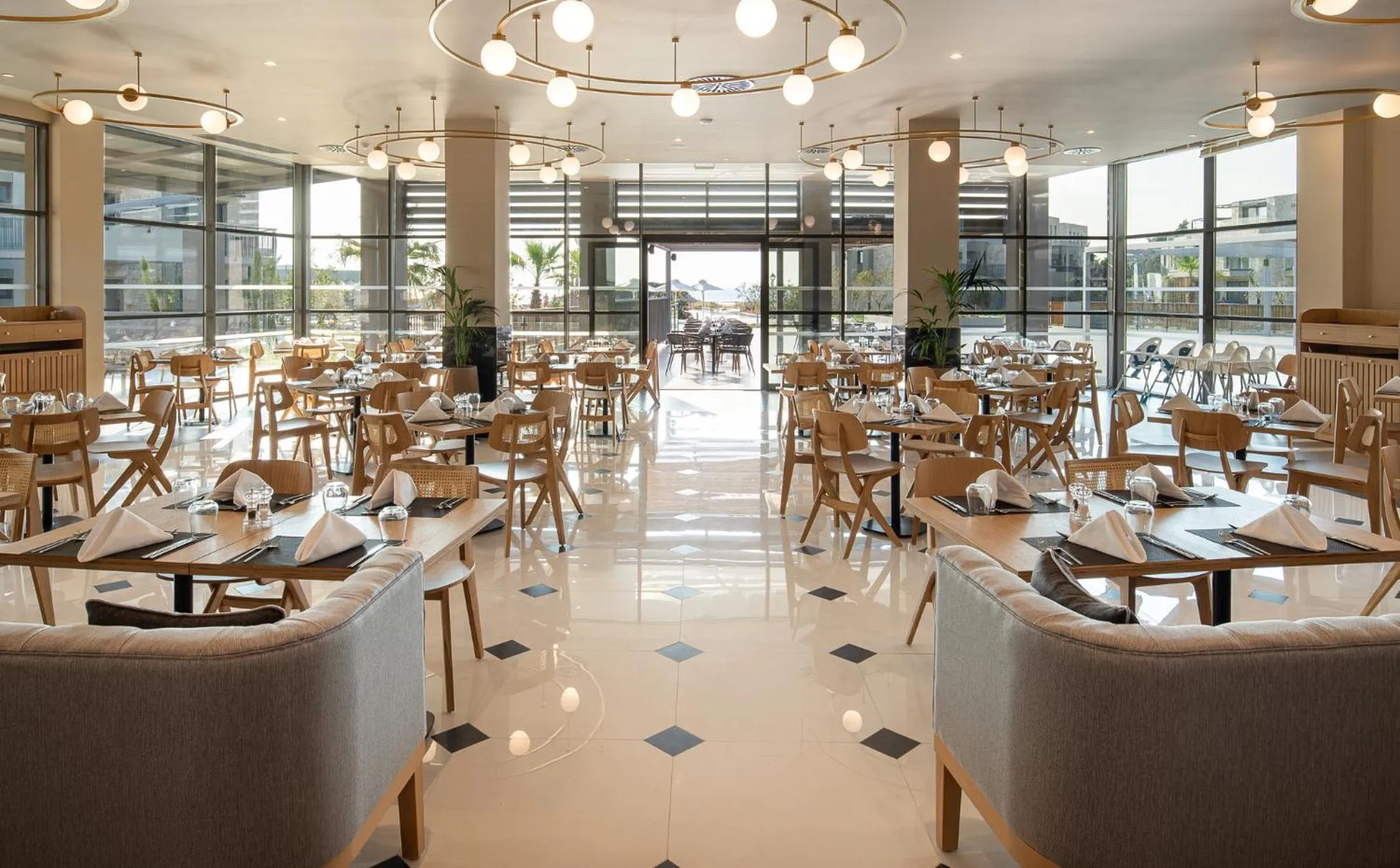 Restaurant/places to eat in Portes Lithos Luxury Resort