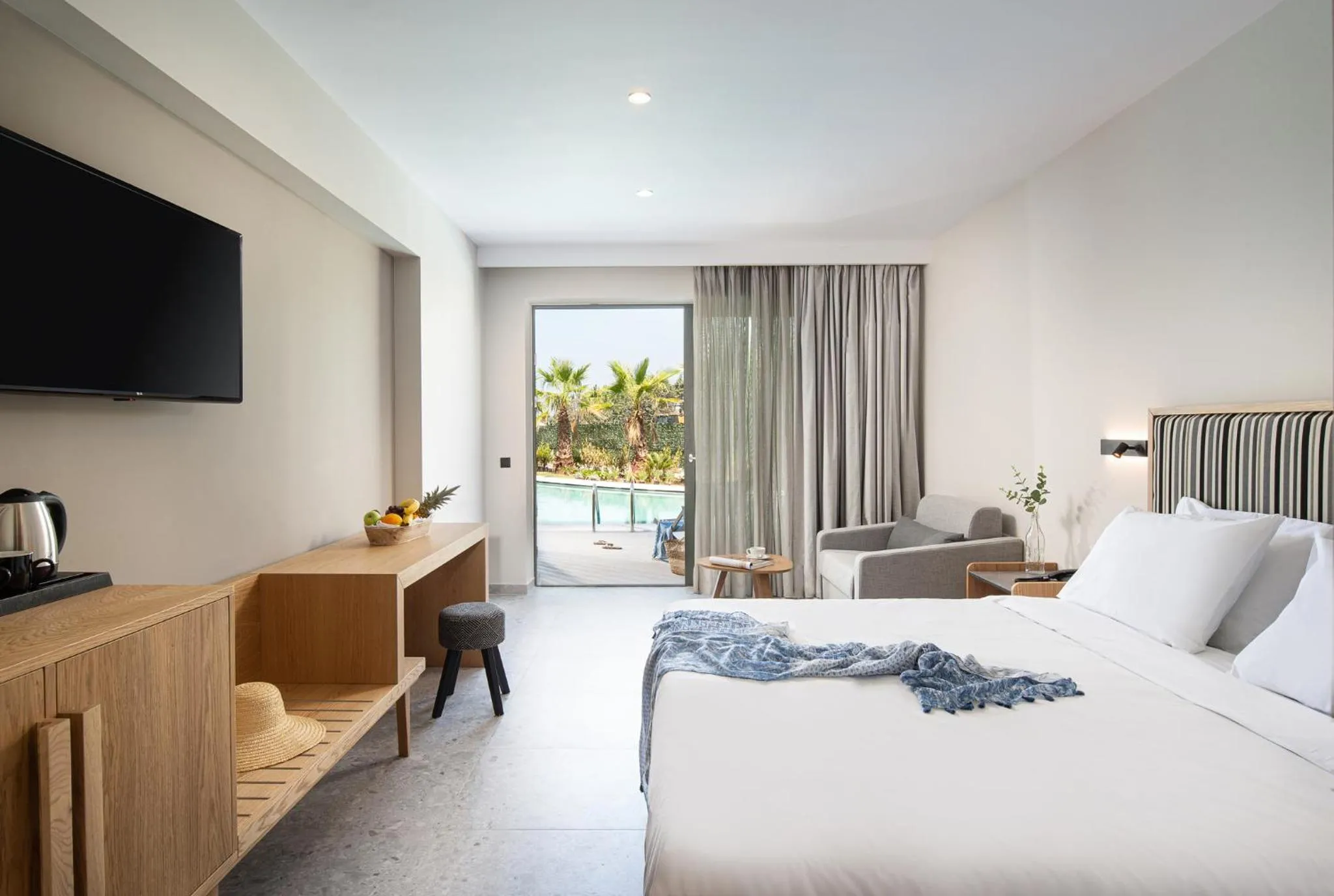 Bed in Portes Lithos Luxury Resort