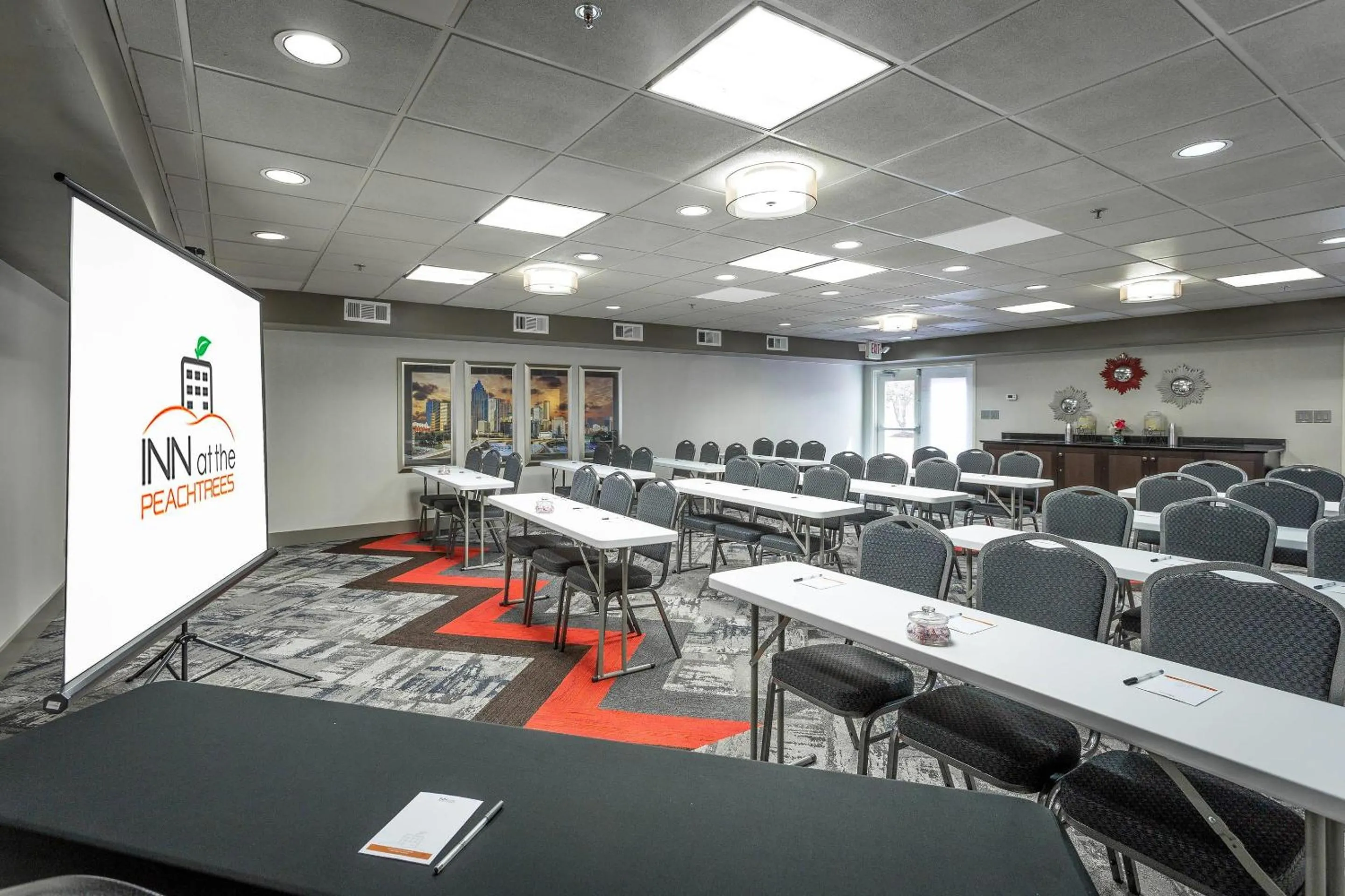 Meeting/conference room in Inn at the Peachtrees, an Ascend Collection Hotel