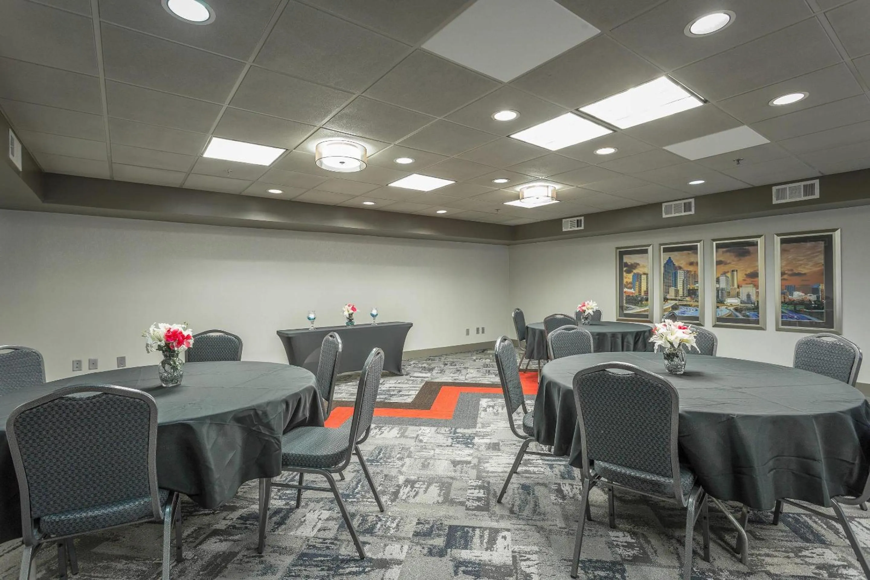 Meeting/conference room in Inn at the Peachtrees, an Ascend Collection Hotel