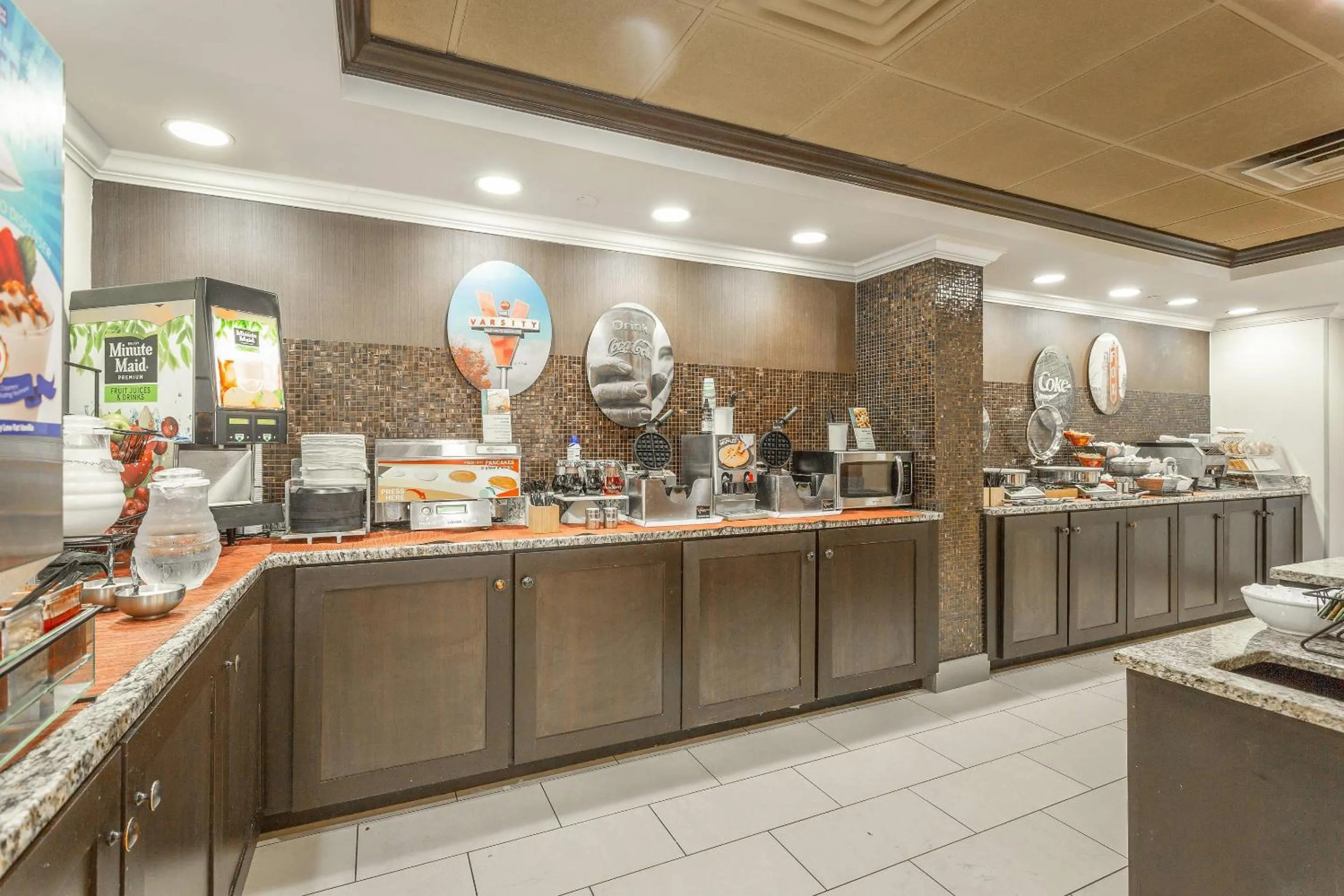 Breakfast in Inn at the Peachtrees, an Ascend Collection Hotel