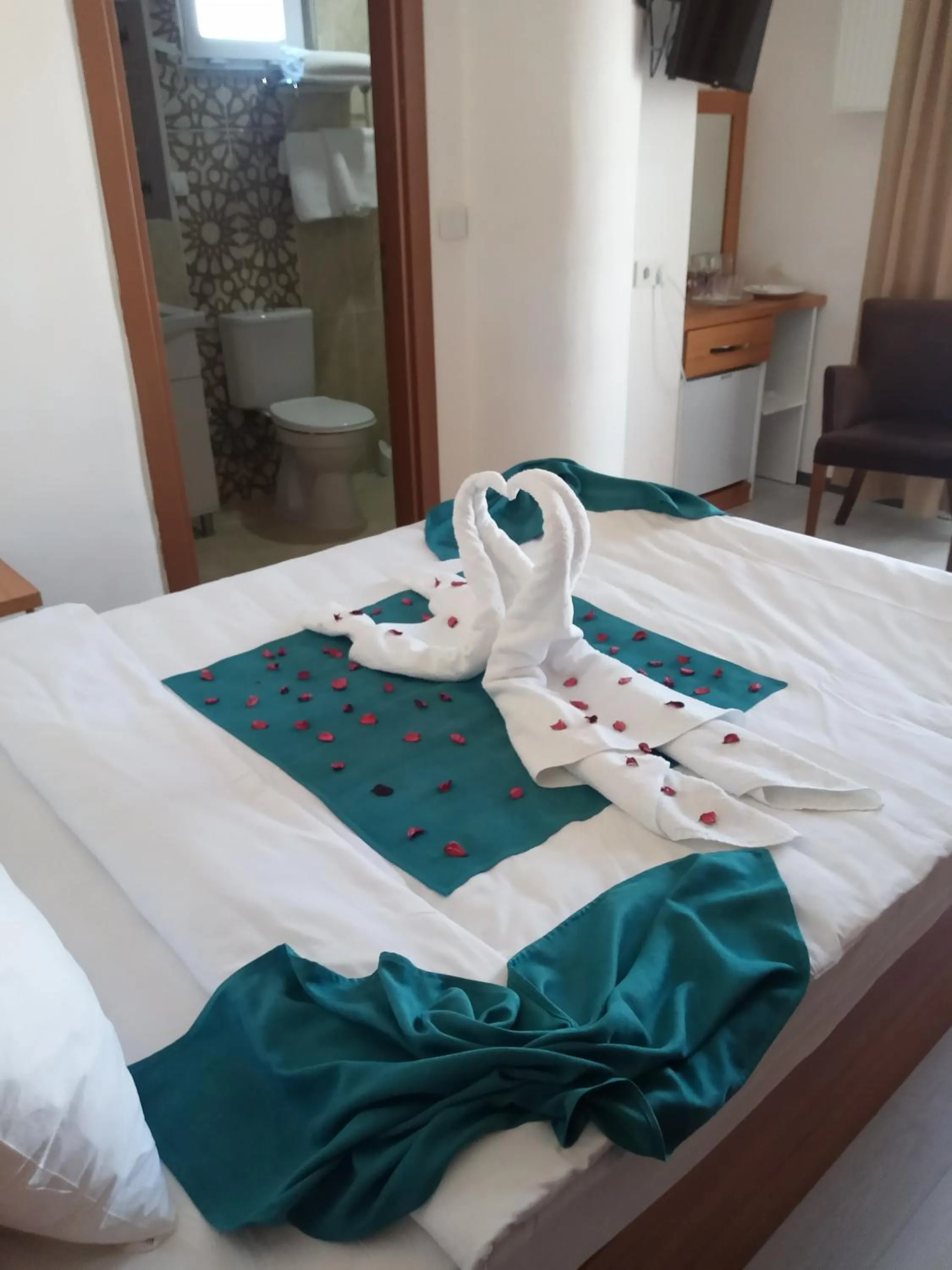 Photo of the whole room, Bed in GÜVEN HOTEL