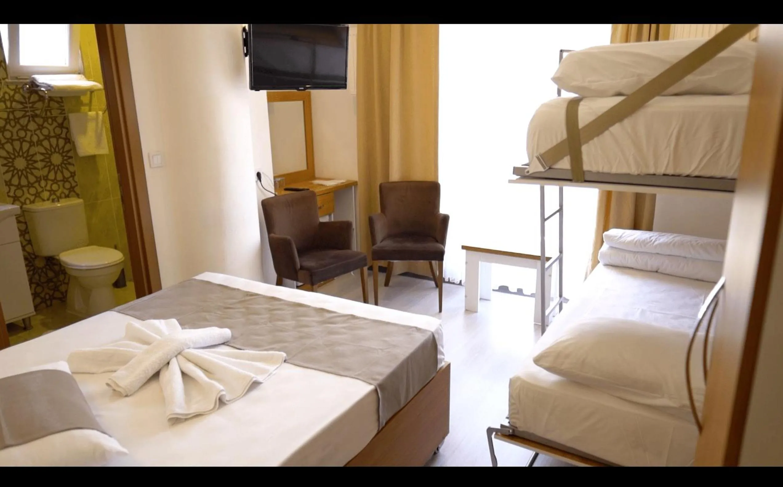 Photo of the whole room, Bed in GÜVEN HOTEL