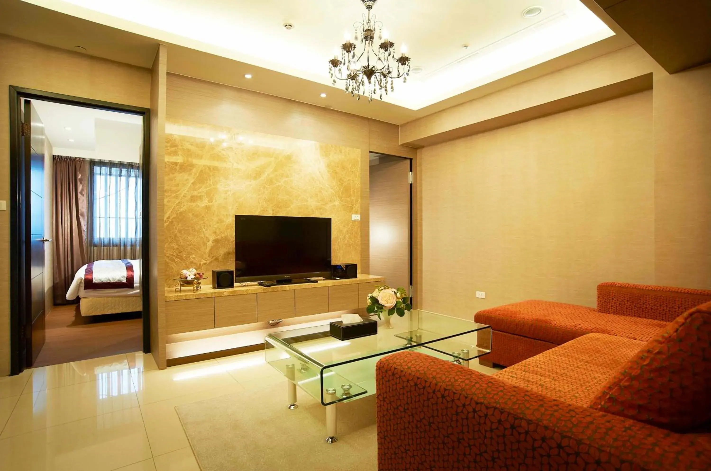 TV/Entertainment Center in Master Hotel