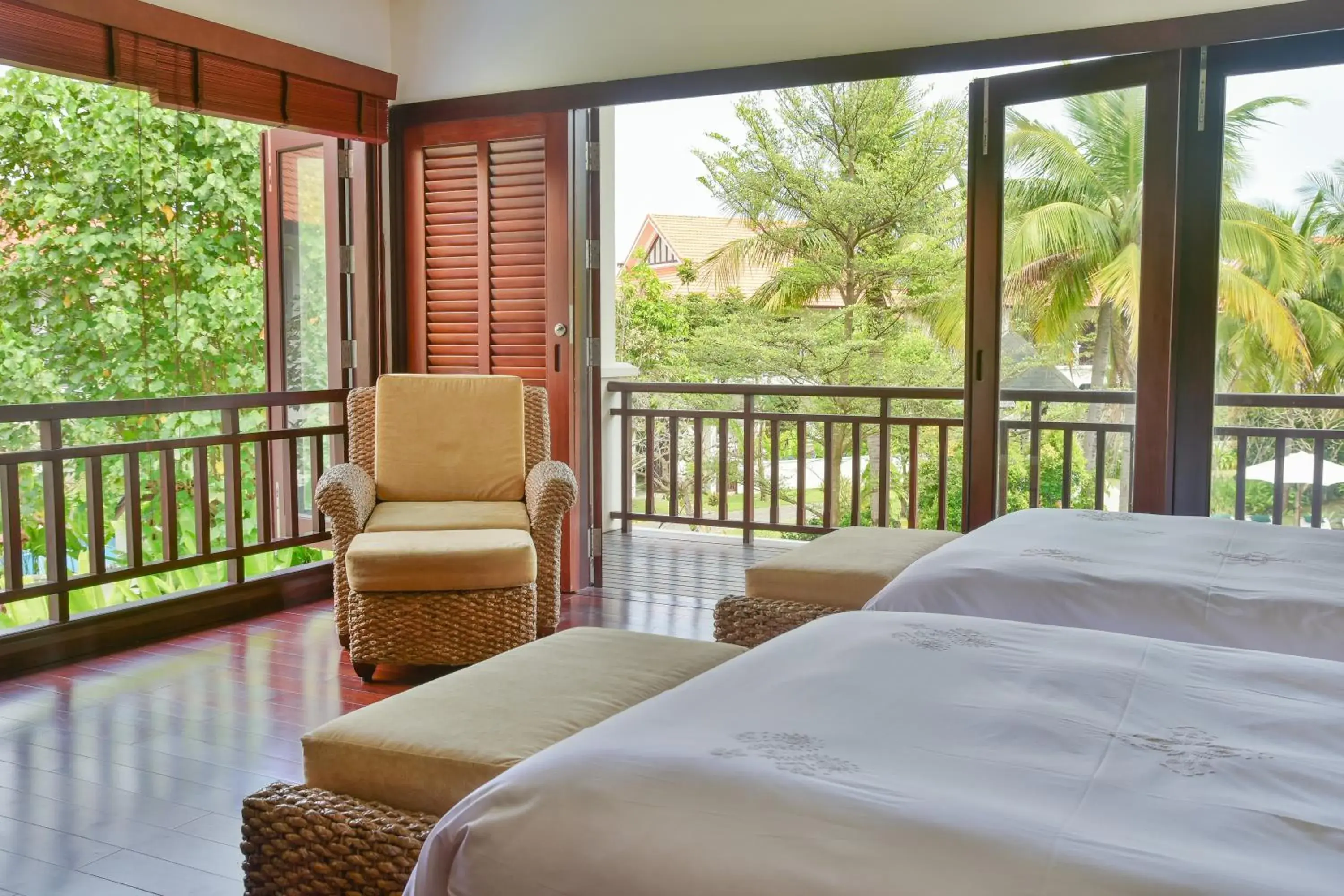 Garden view, Bed in Furama Villas Danang Garden view, Bed in Furama Villas Danang