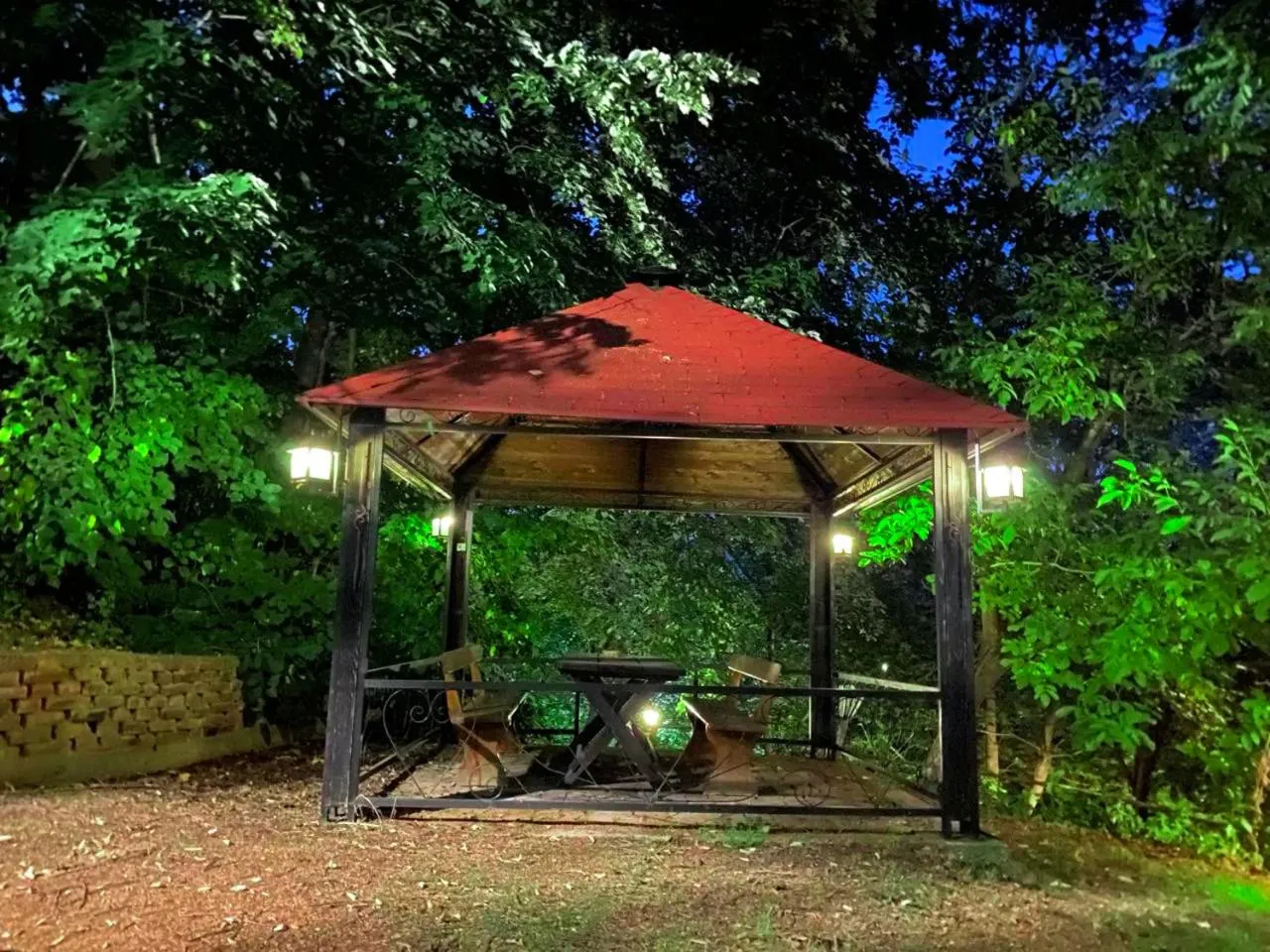 Garden in Ranč Platan - smeštaj u Nacionalnom parku Fruška gora
