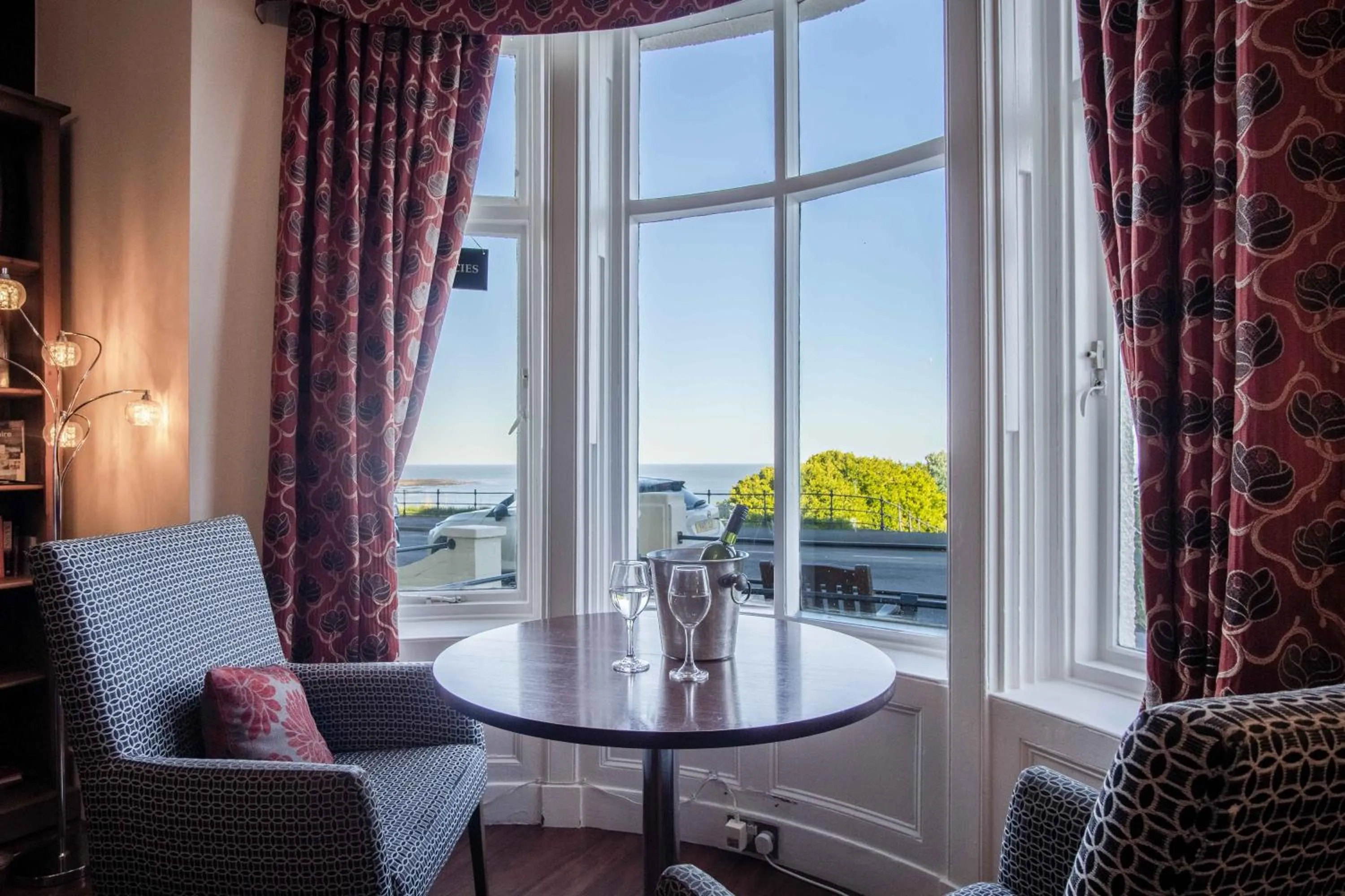 Lounge or bar in The Helaina