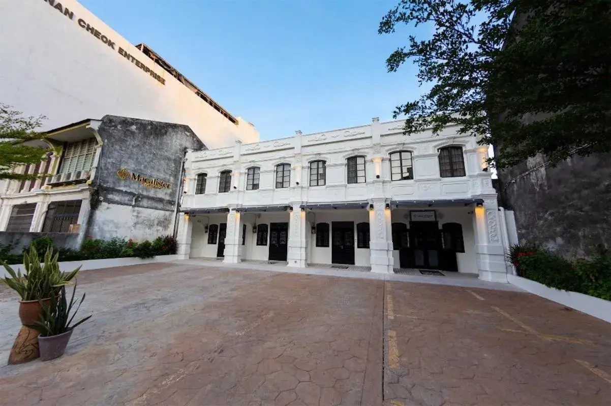 Property building in Macalister Terraces Hotel Property building in Macalister Terraces Hotel