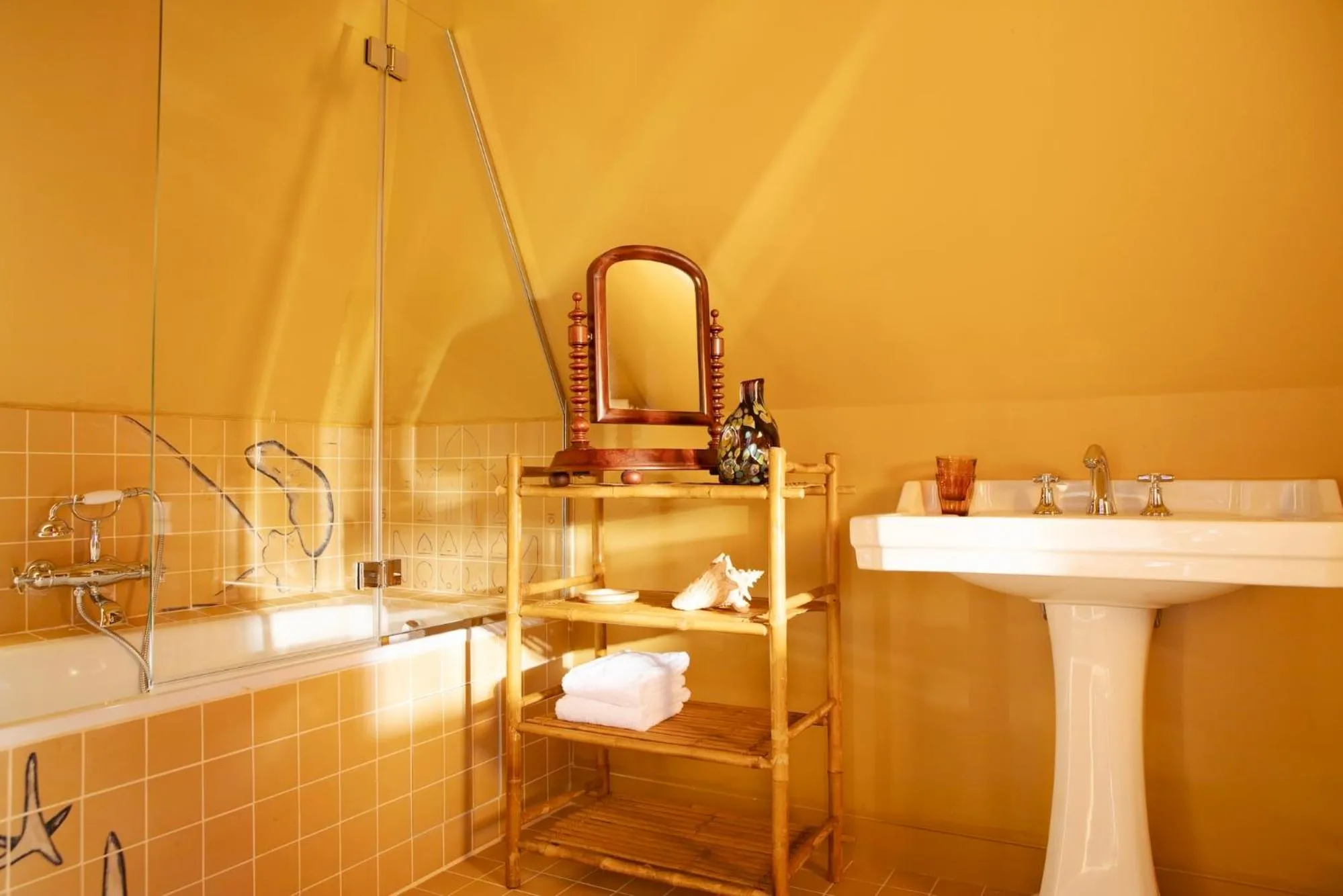Bathroom in La Folie Barbizon