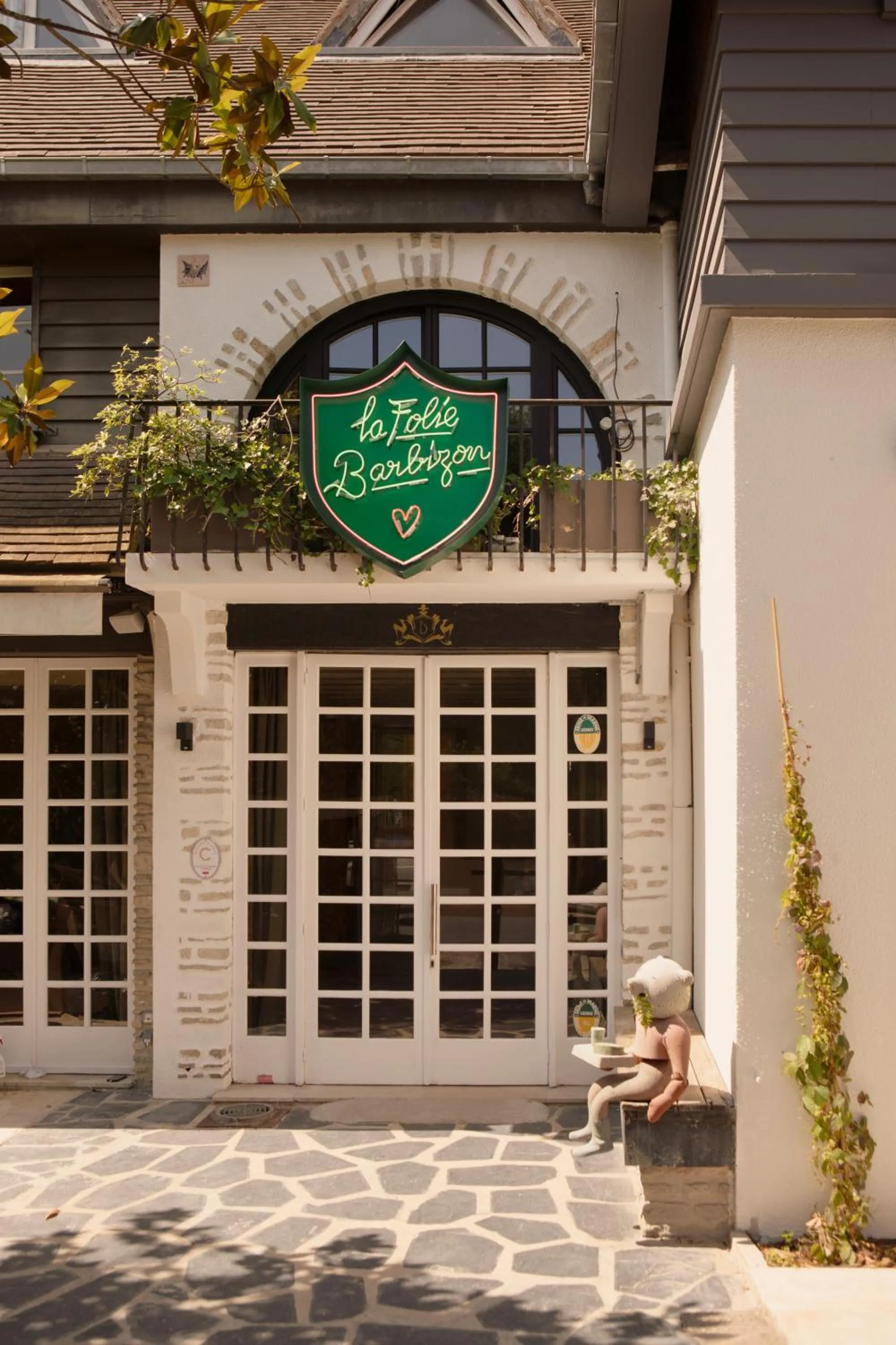 Property building in La Folie Barbizon