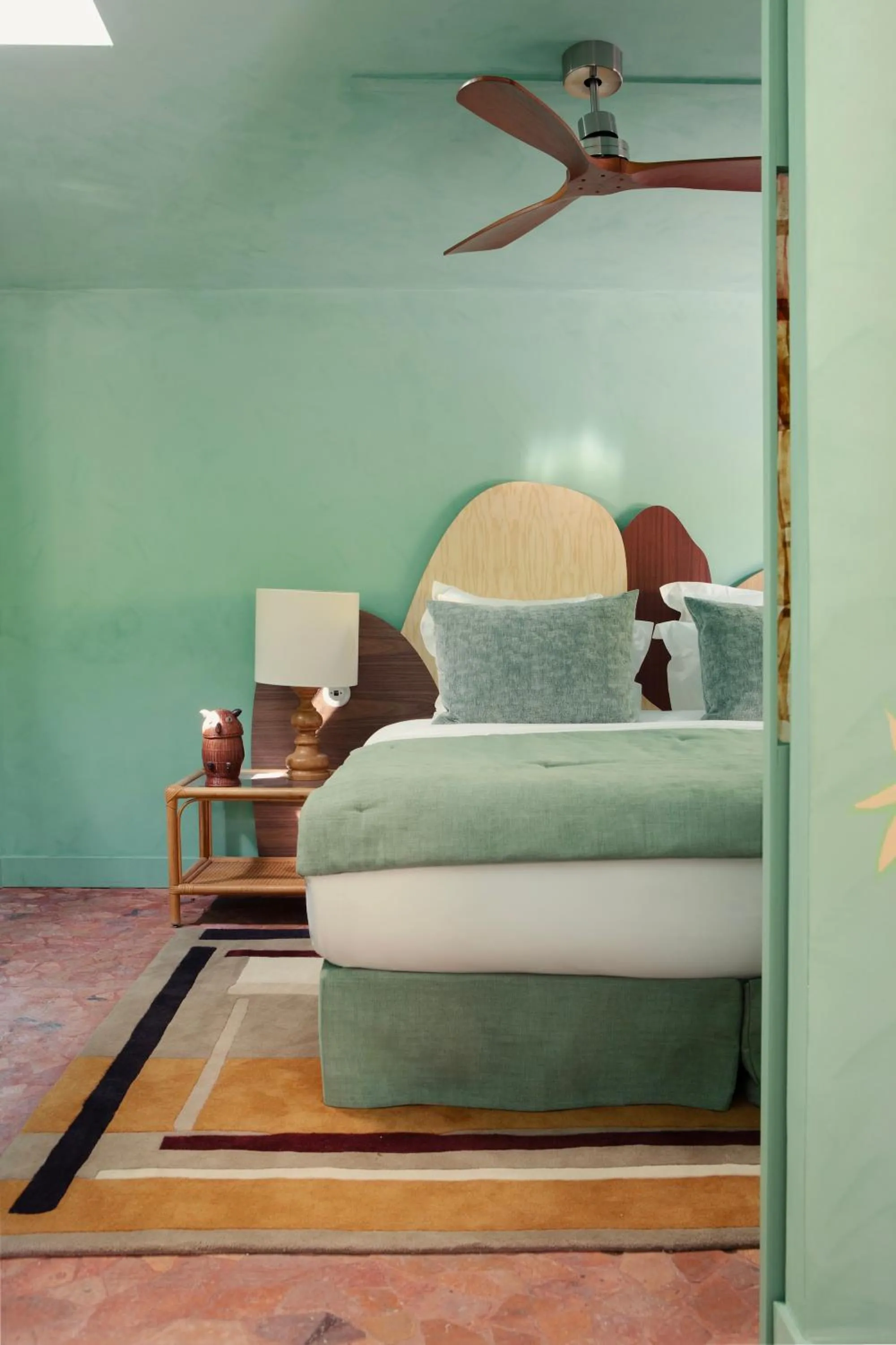 Bed in La Folie Barbizon