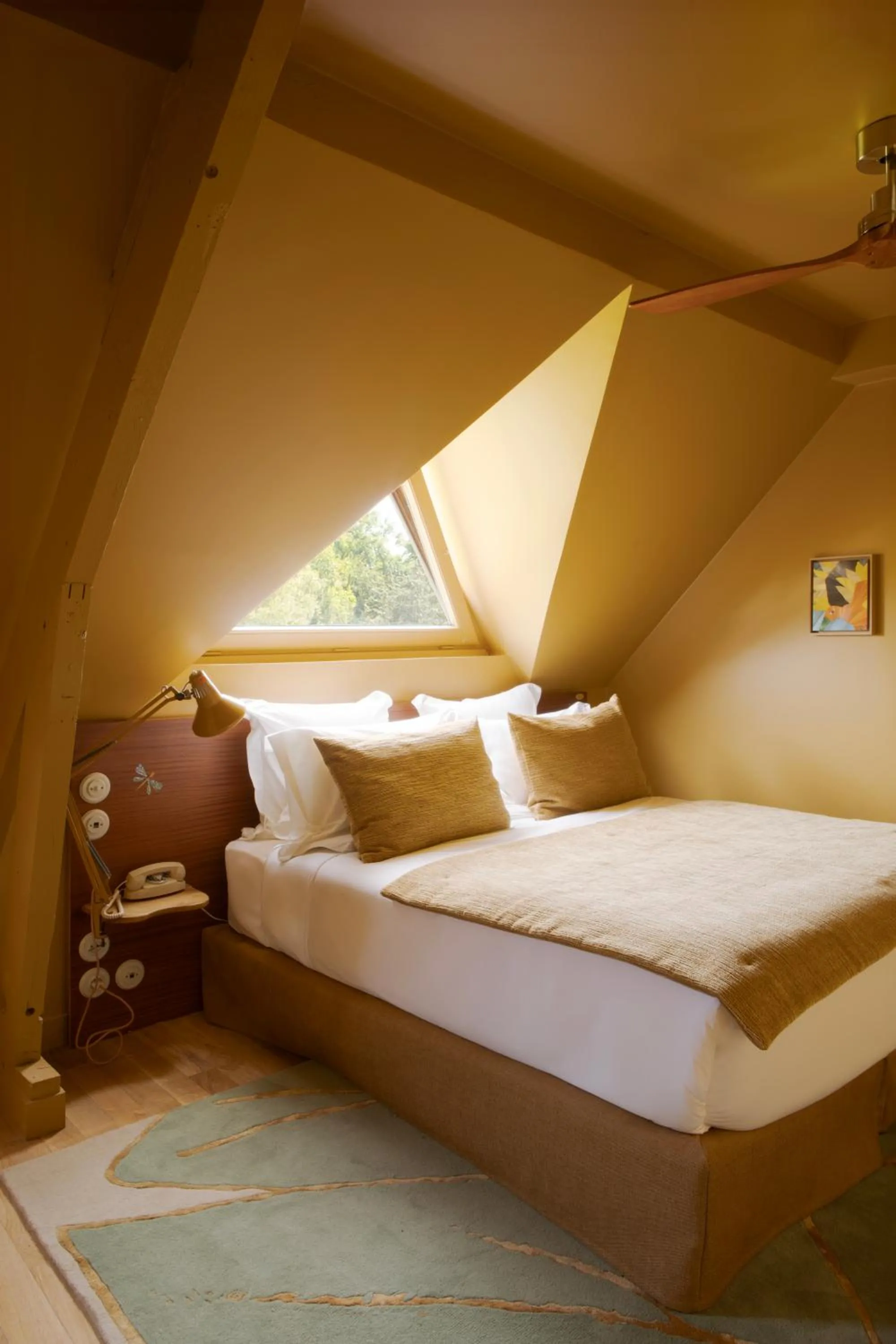 Bed in La Folie Barbizon