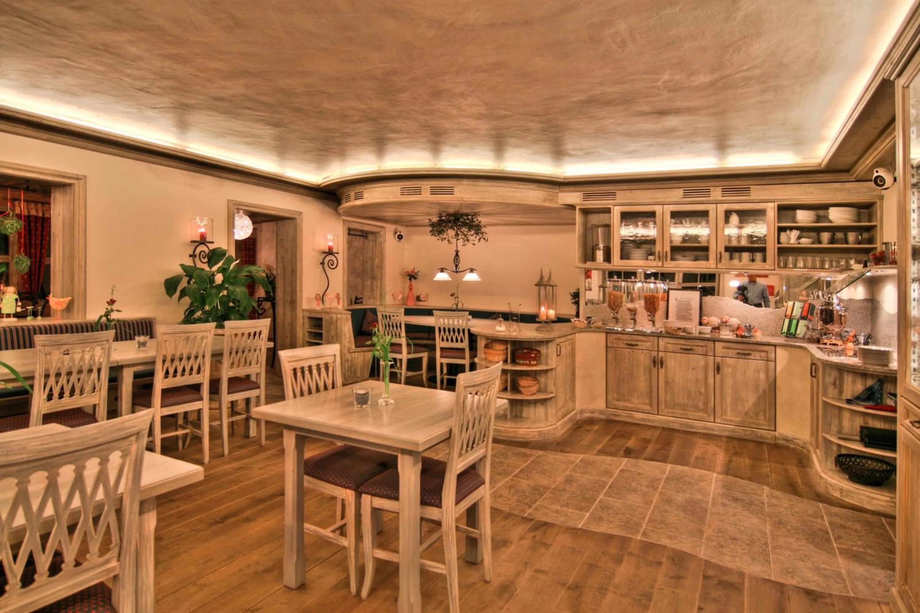 Restaurant/places to eat in Hotel Anneliese