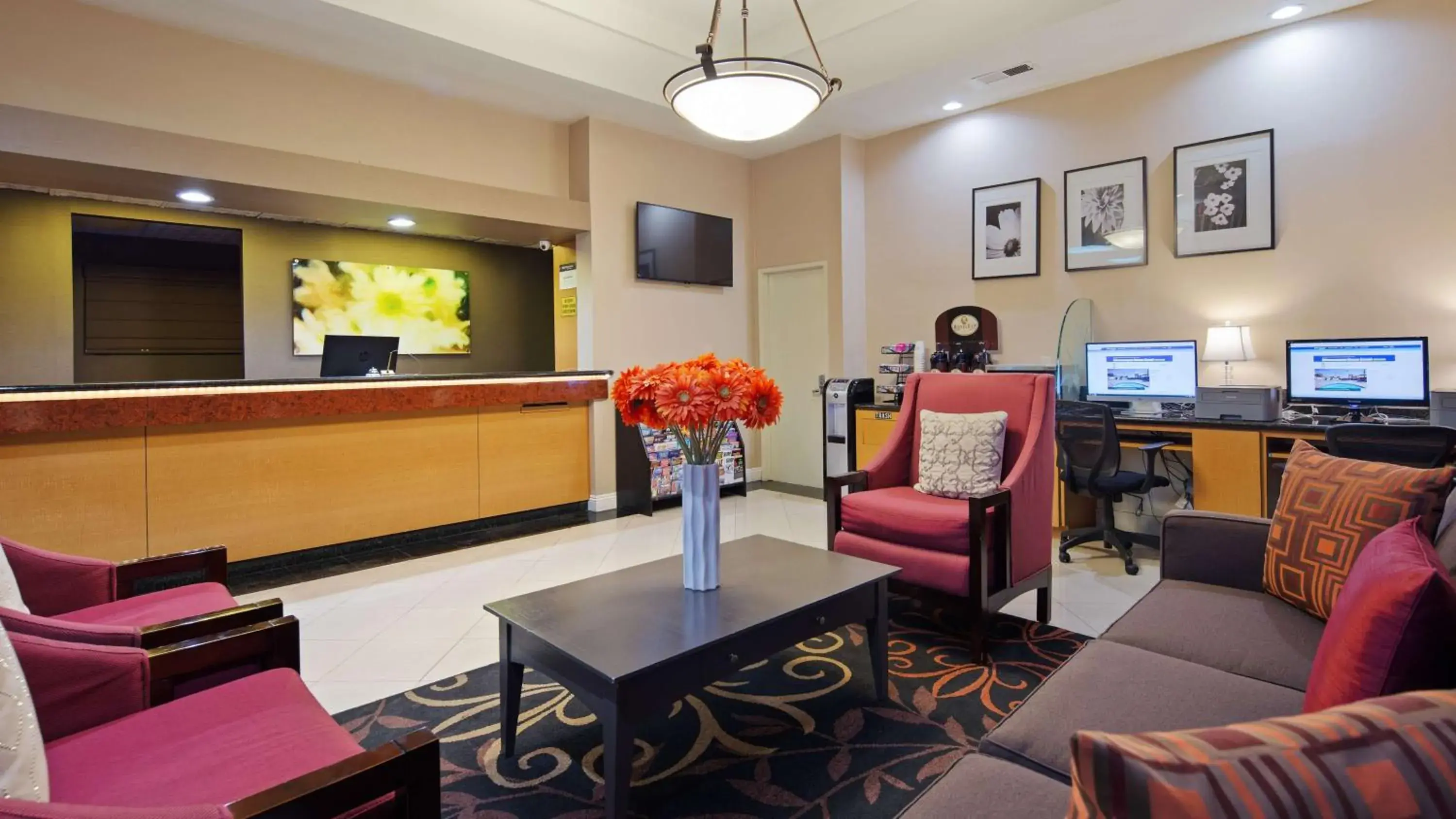 Lobby or reception in Best Western Pasadena Inn Lobby or reception in Best Western Pasadena Inn