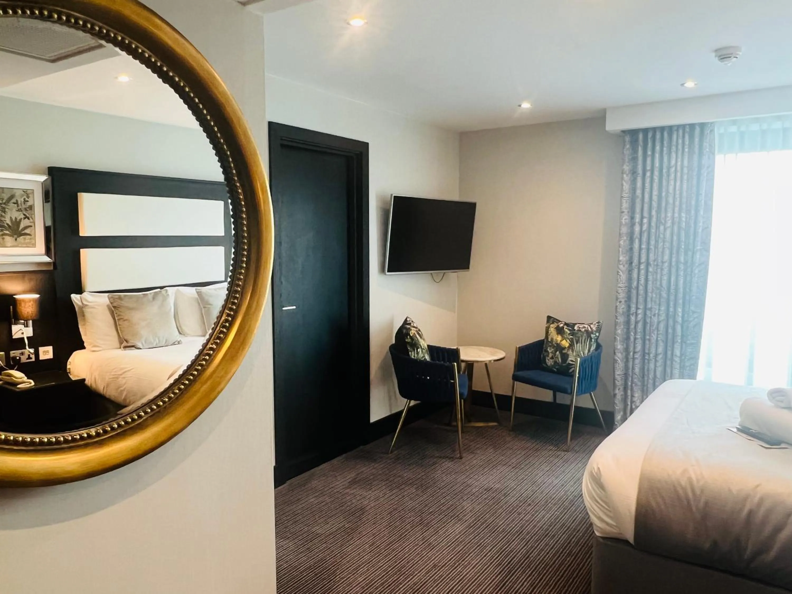 Seating area, Bed in Hatton Garden Hotel