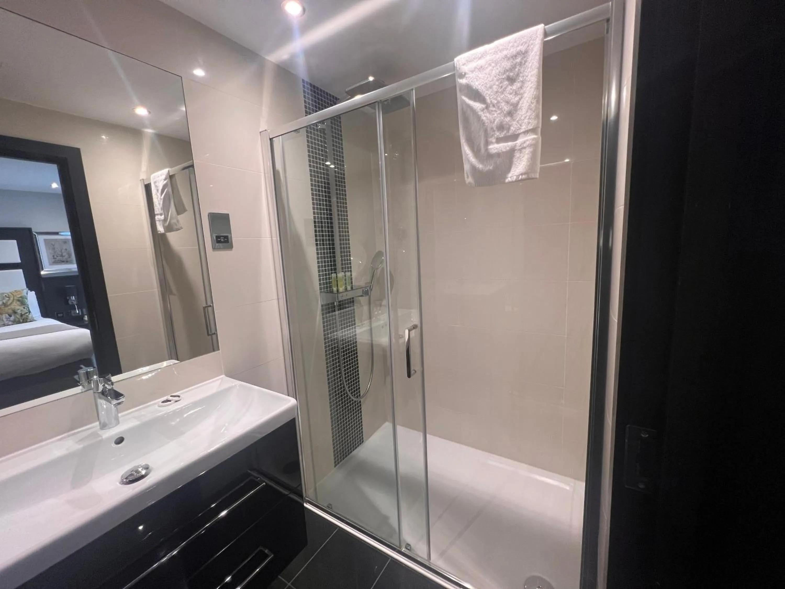Shower in Hatton Garden Hotel