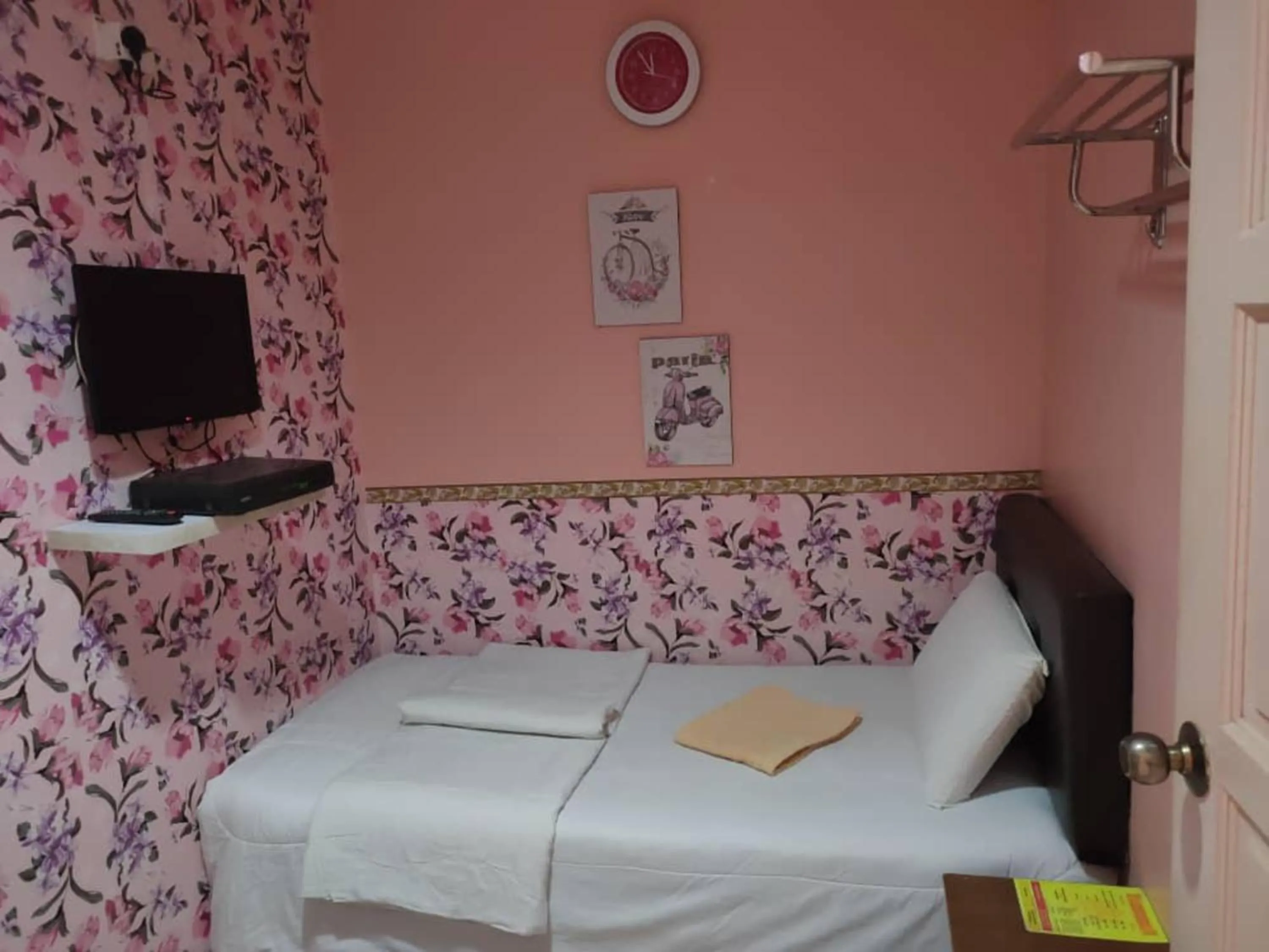 Bed in Hotel Sri Bahau