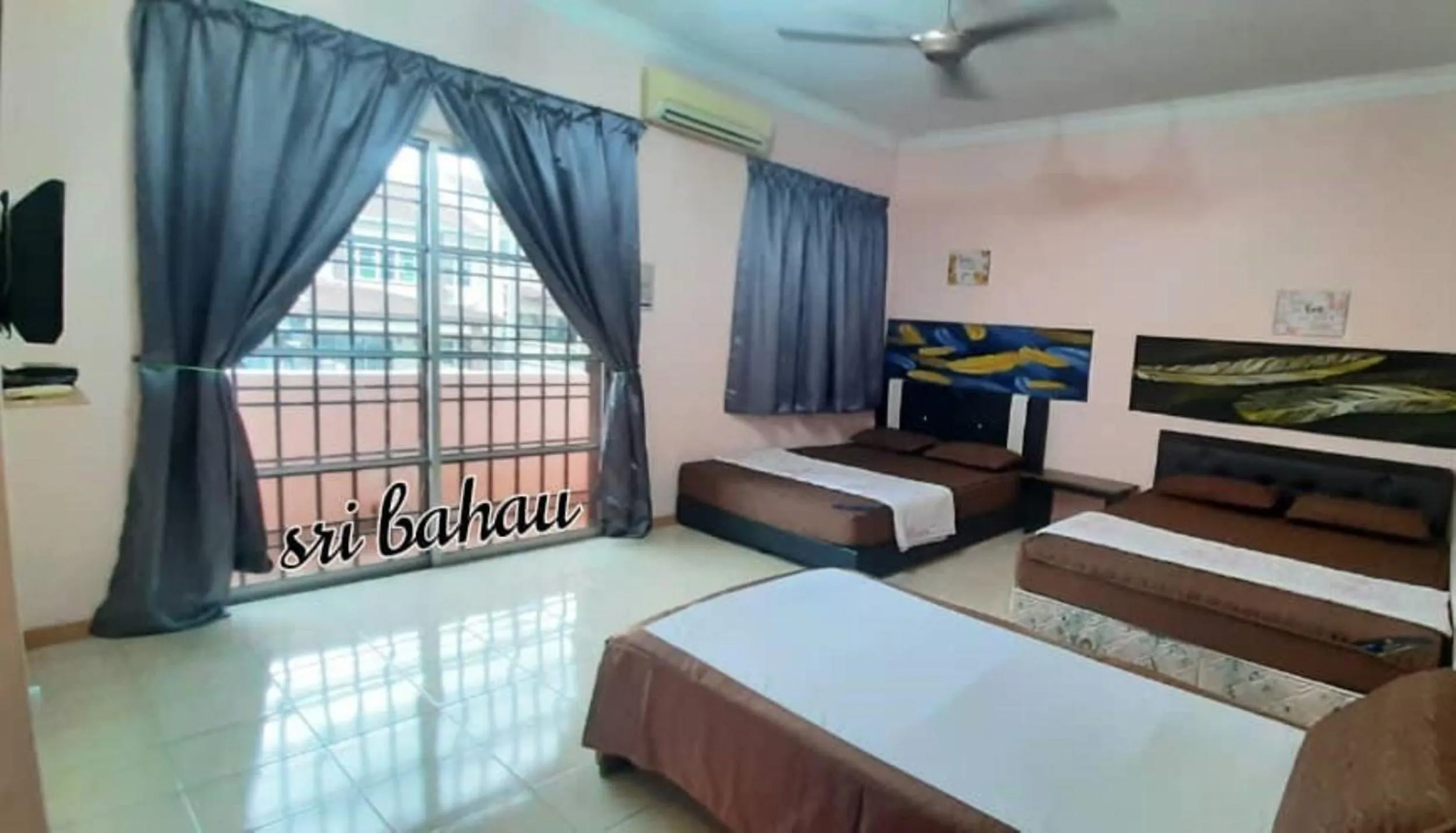 Photo of the whole room, Bed in Hotel Sri Bahau