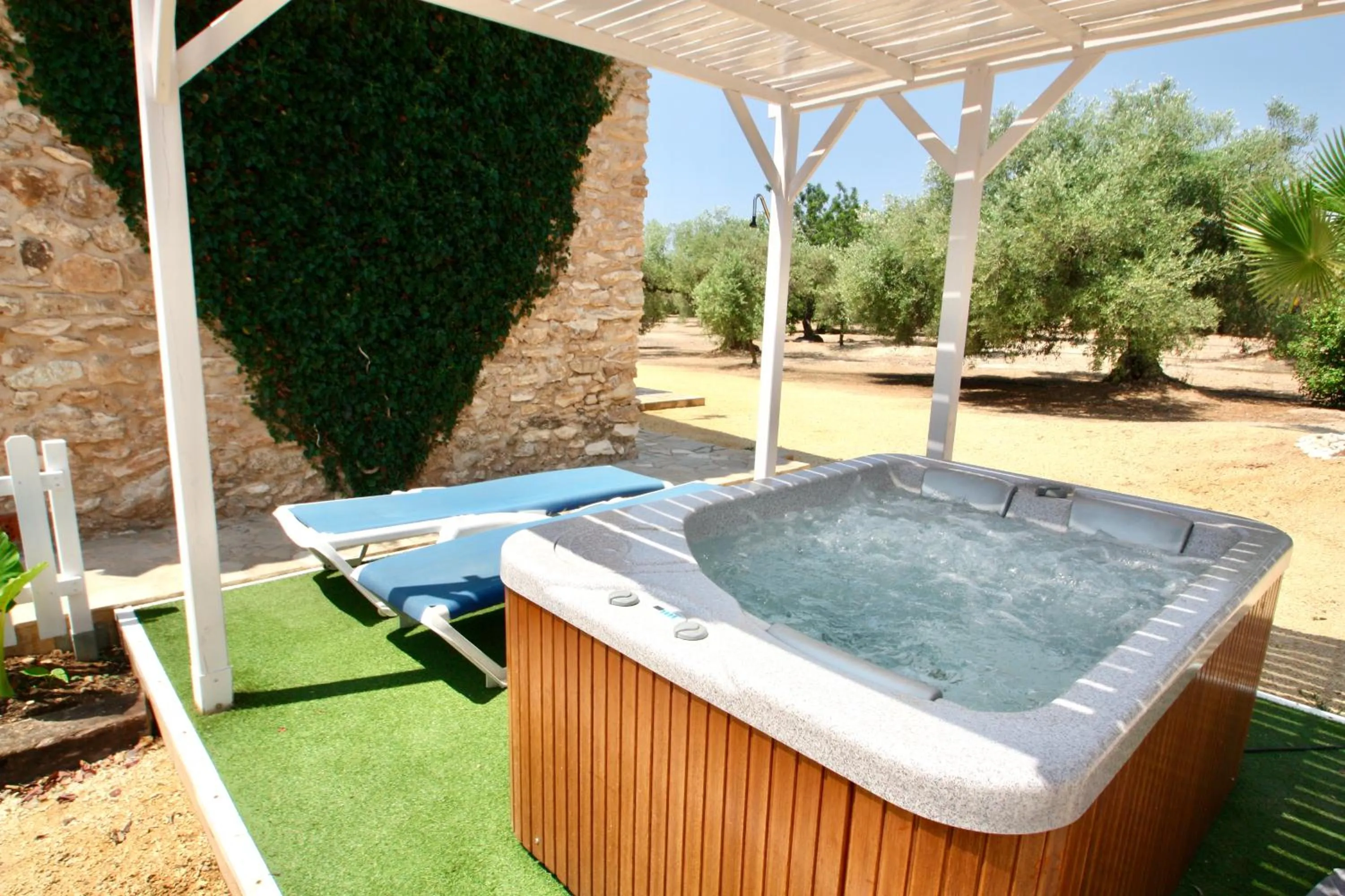 Swimming pool in Cau d'Amor