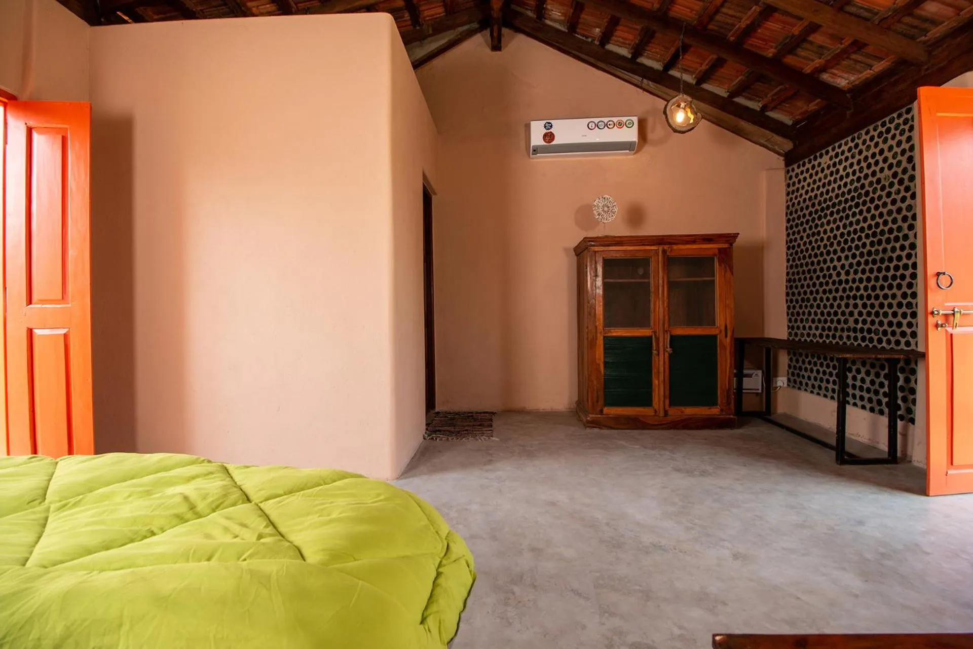 Photo of the whole room in The Hammock Goa