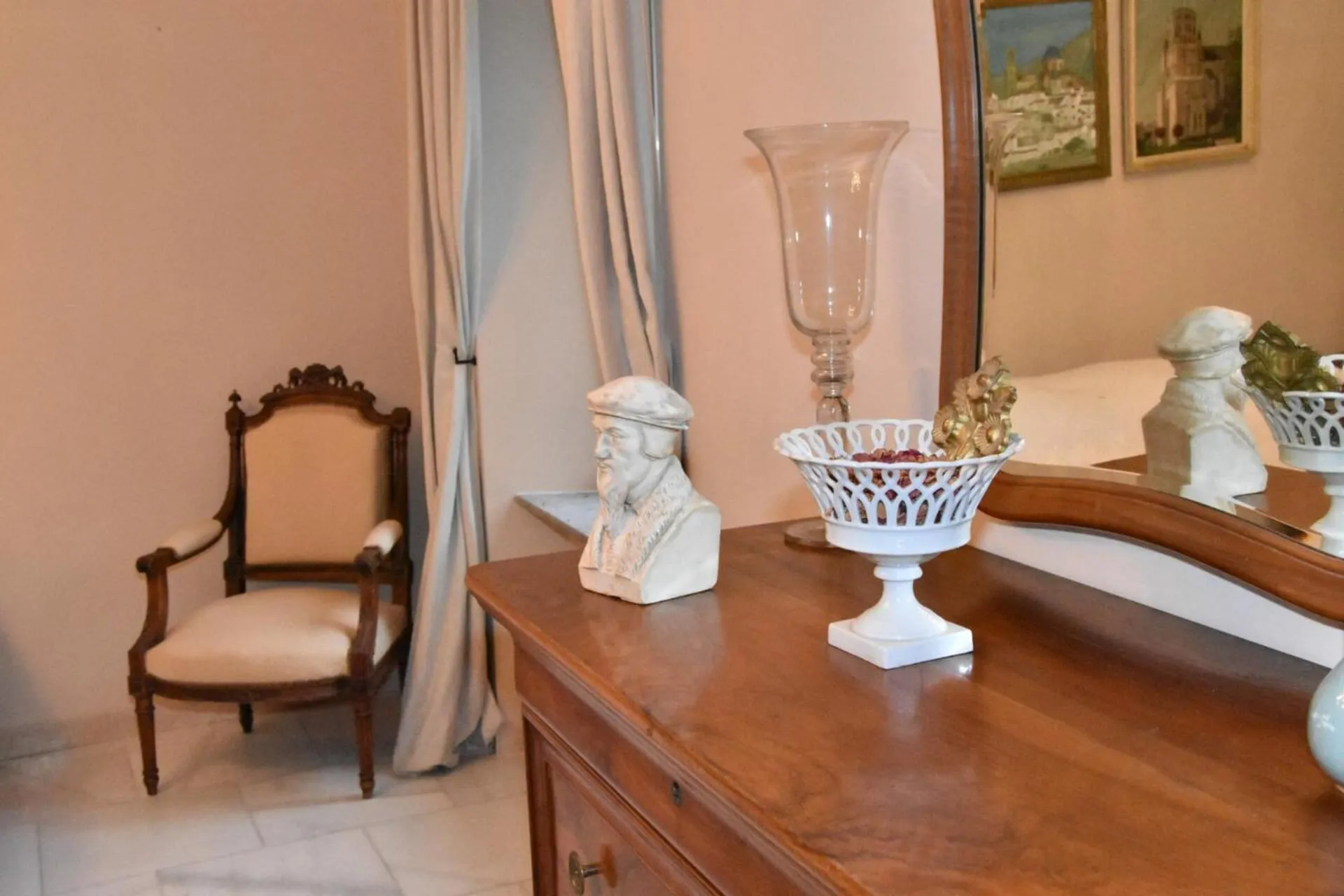 Decorative detail in Residence le Petit Paradis