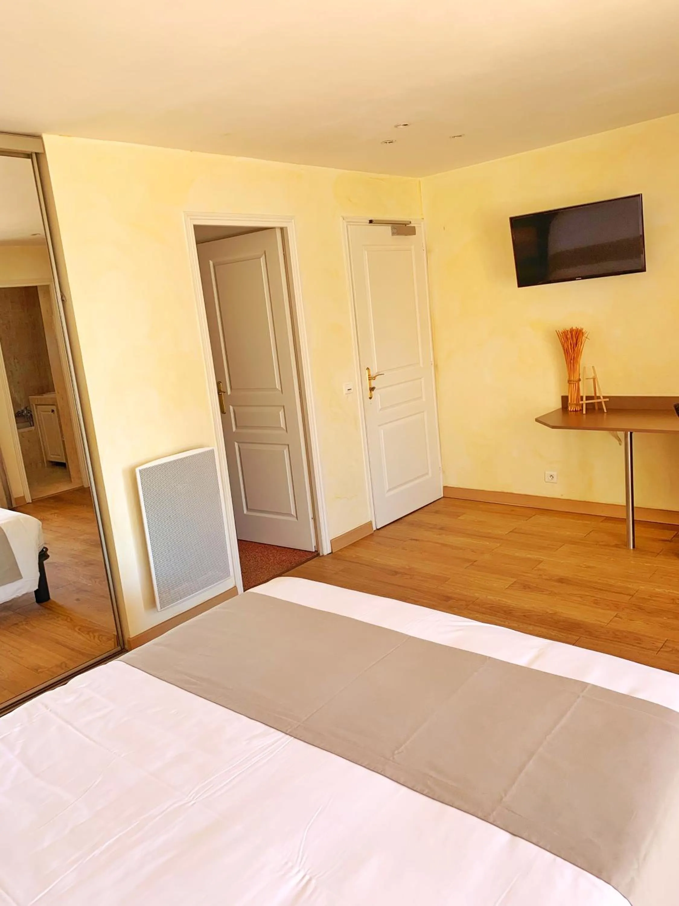 Photo of the whole room in Hôtel Beau Soleil